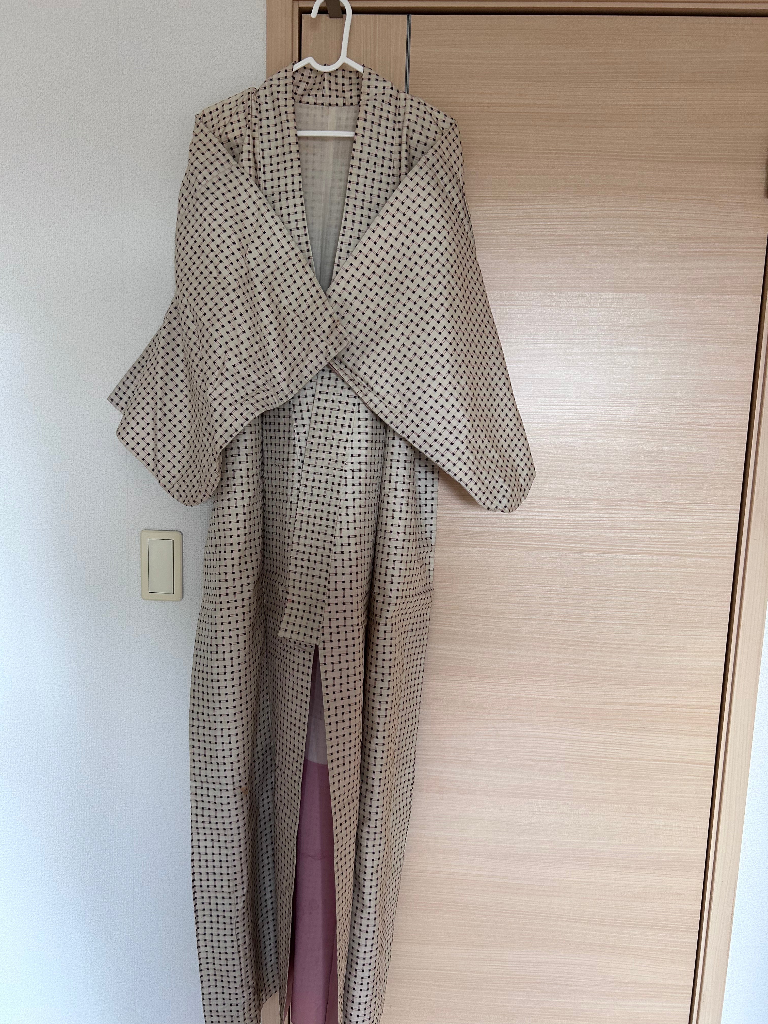 Vintage Japanese Haori in Ivory with Subtle Black Grid Pattern