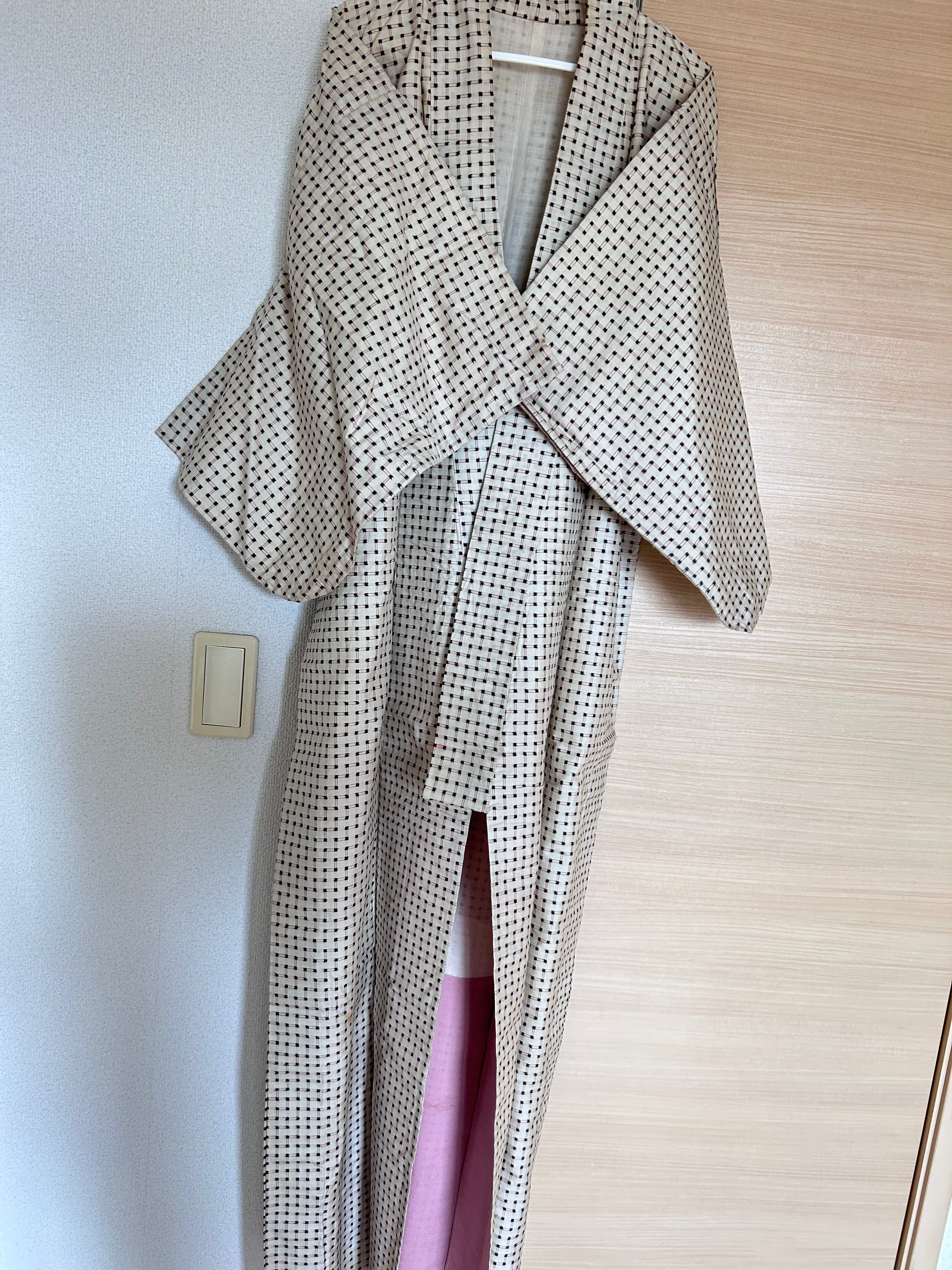 Vintage Japanese Haori in Ivory with Subtle Black Grid Pattern