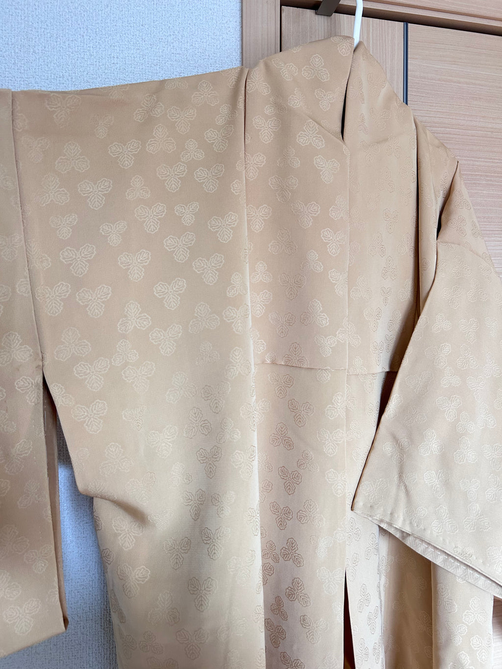 Vintage Japanese Haori in Soft Beige with Woven Floral Jacquard Pattern