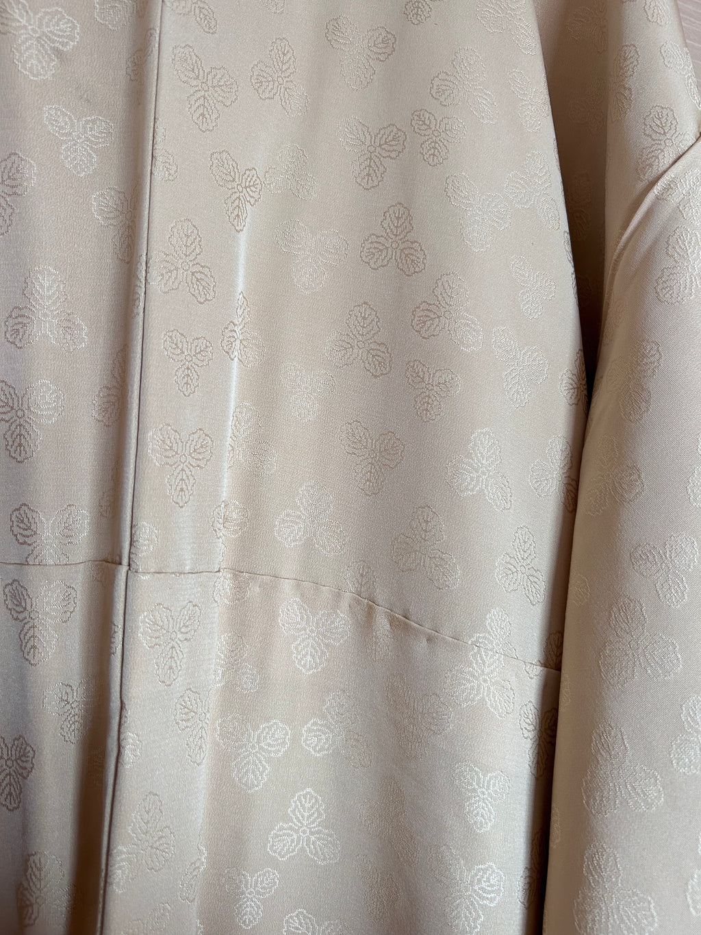 Vintage Japanese Haori in Soft Beige with Woven Floral Jacquard Pattern