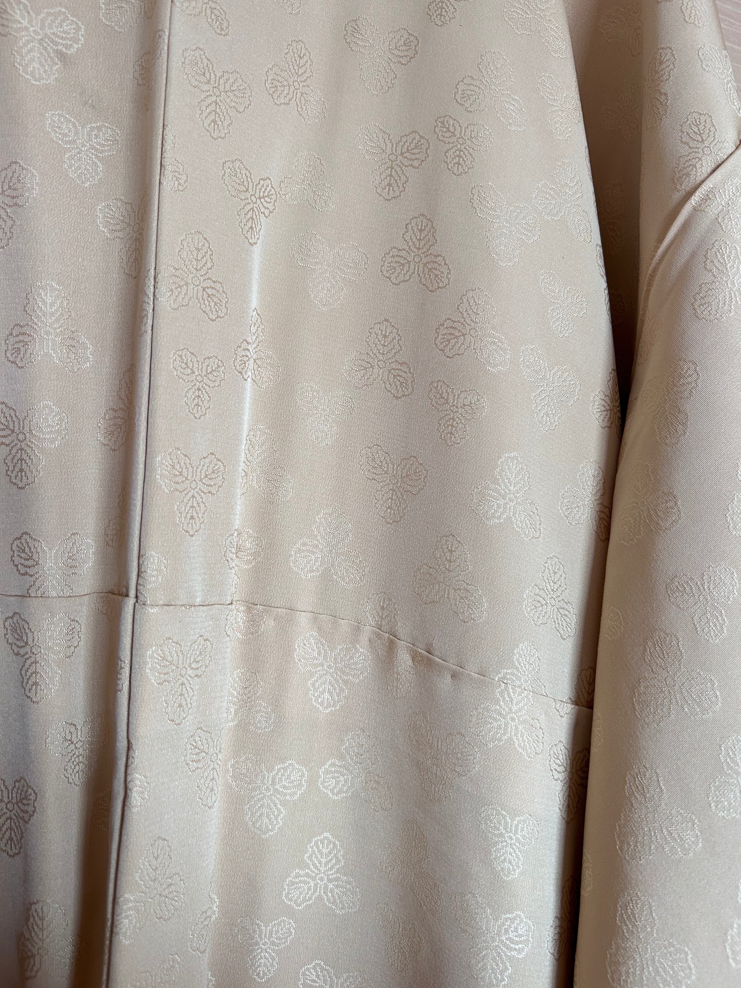 Vintage Japanese Haori in Soft Beige with Woven Floral Jacquard Pattern
