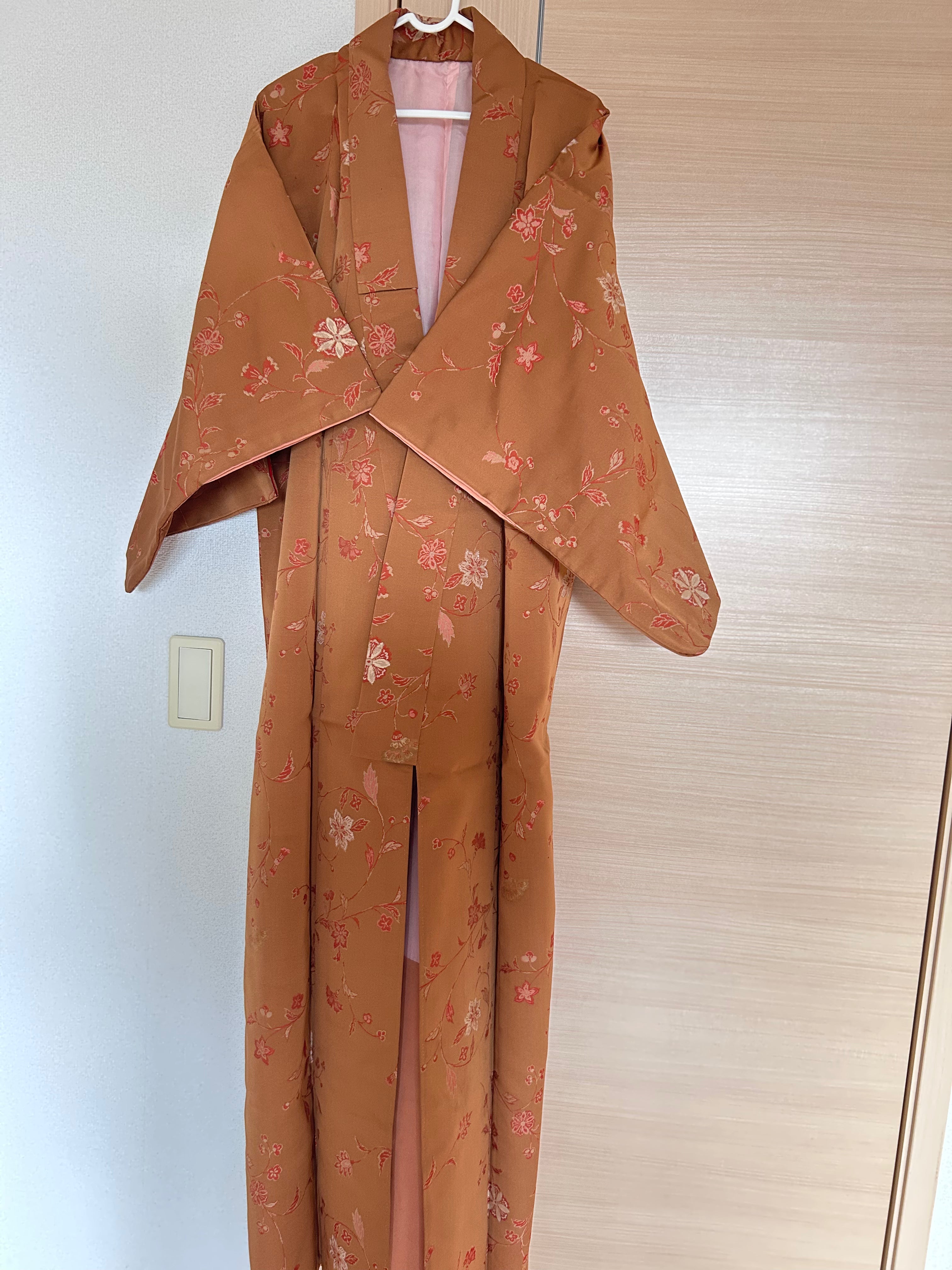 Vintage Japanese Haori in Warm Camel Brown with Delicate Pink Floral Vine Pattern