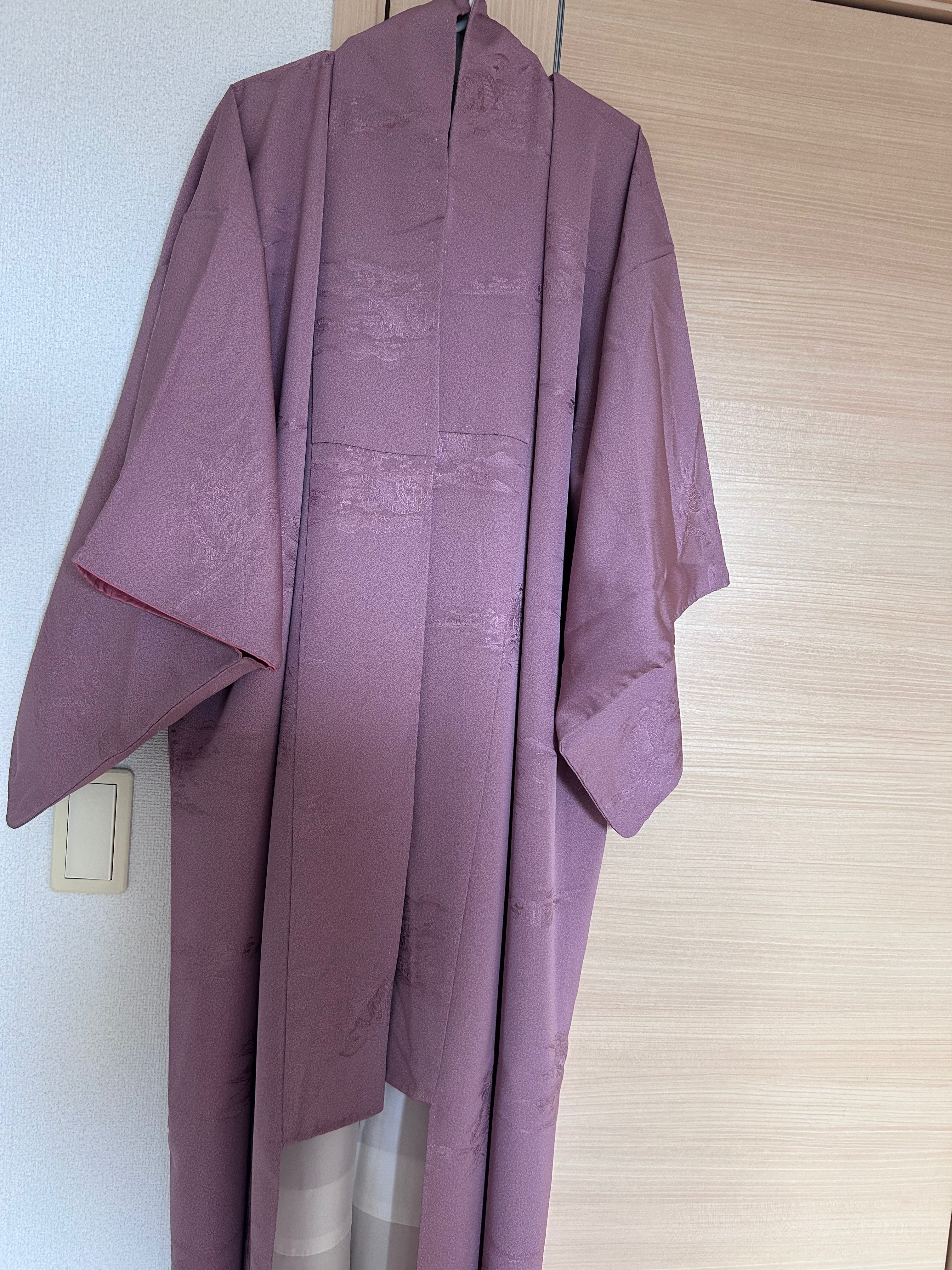 Vintage Japanese Haori Jacket in Dusty Mauve with Scenic Woven Landscape Pattern