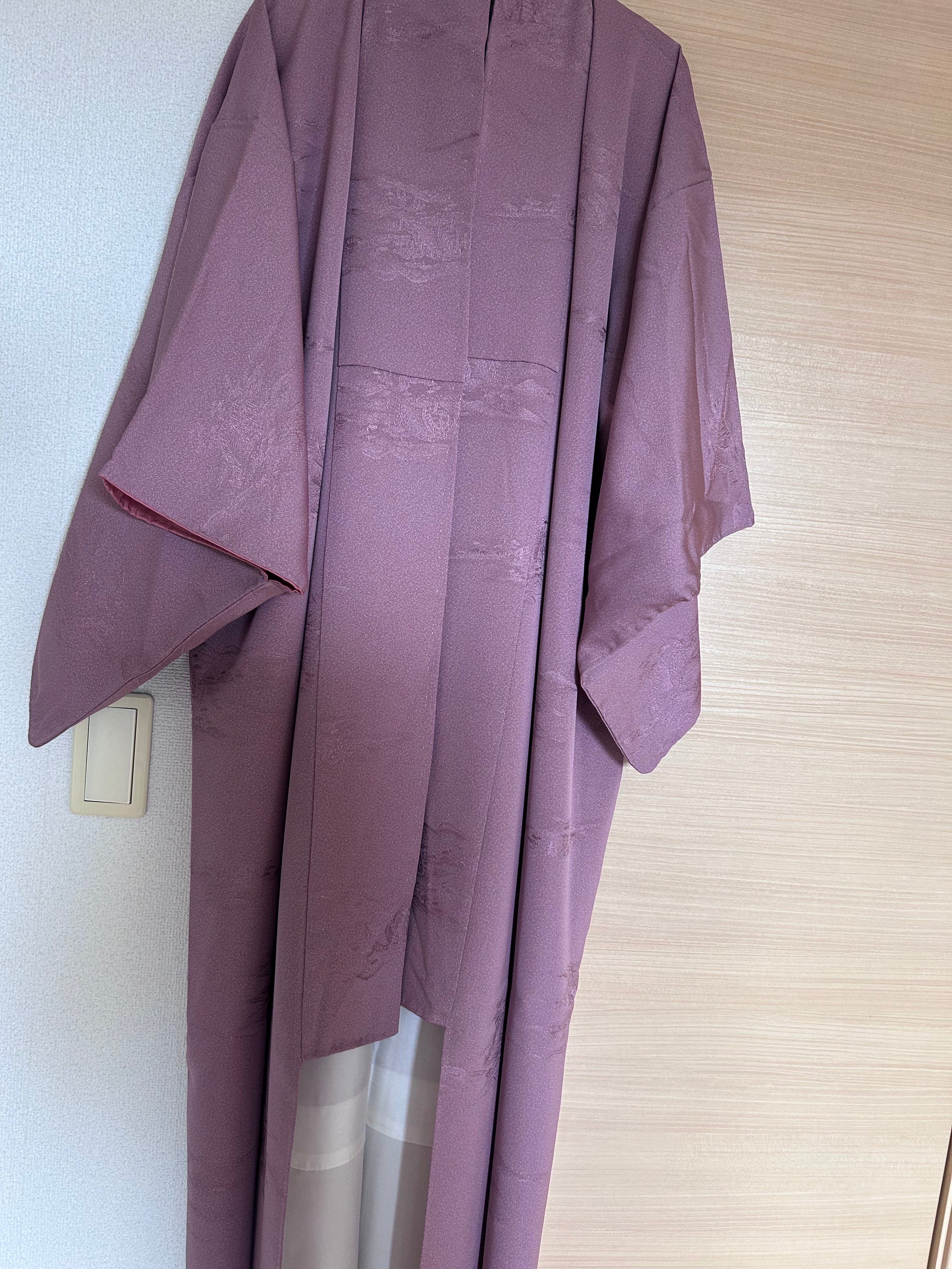 Vintage Japanese Haori Jacket in Dusty Mauve with Scenic Woven Landscape Pattern