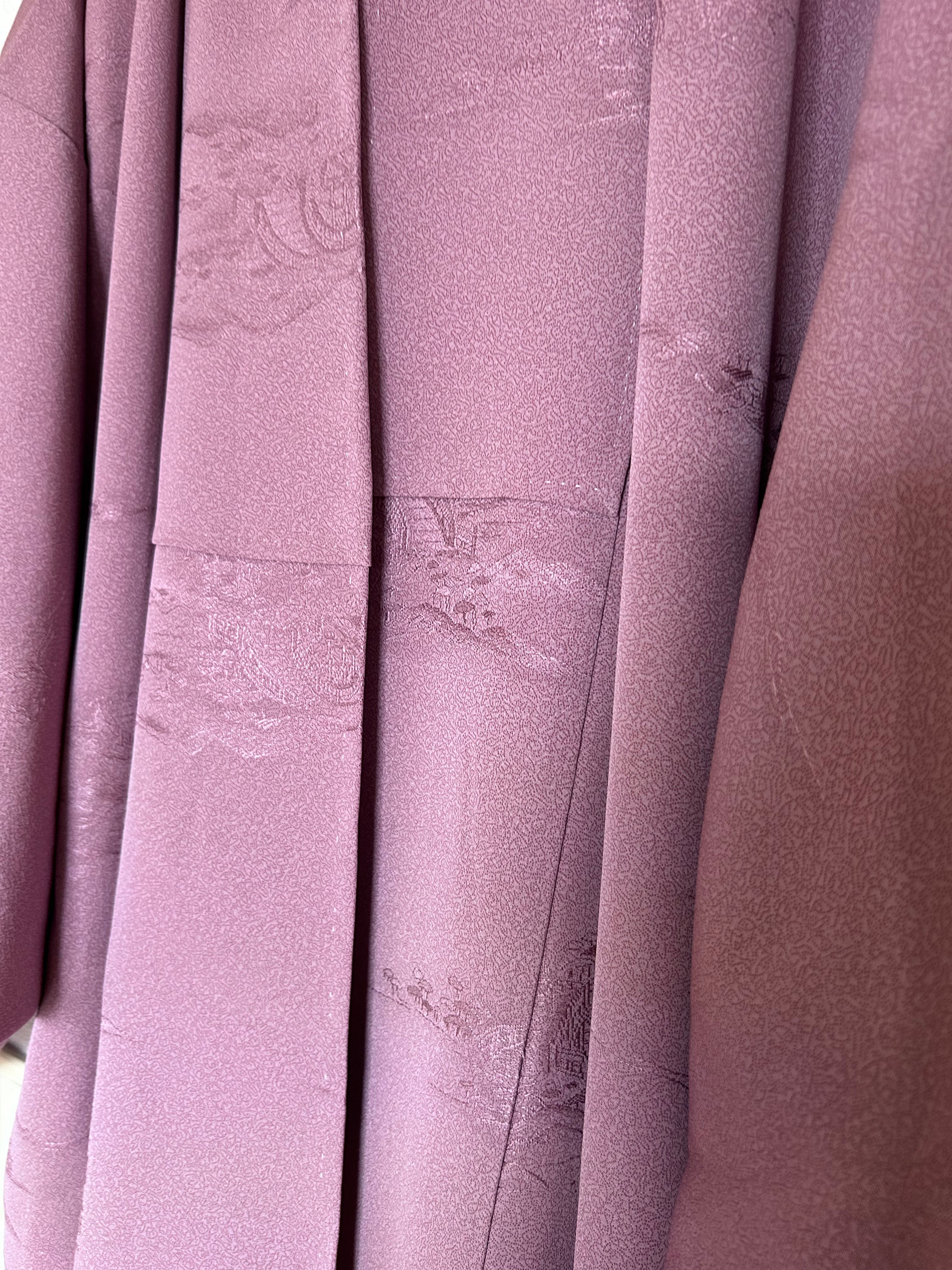 Vintage Japanese Haori Jacket in Dusty Mauve with Scenic Woven Landscape Pattern