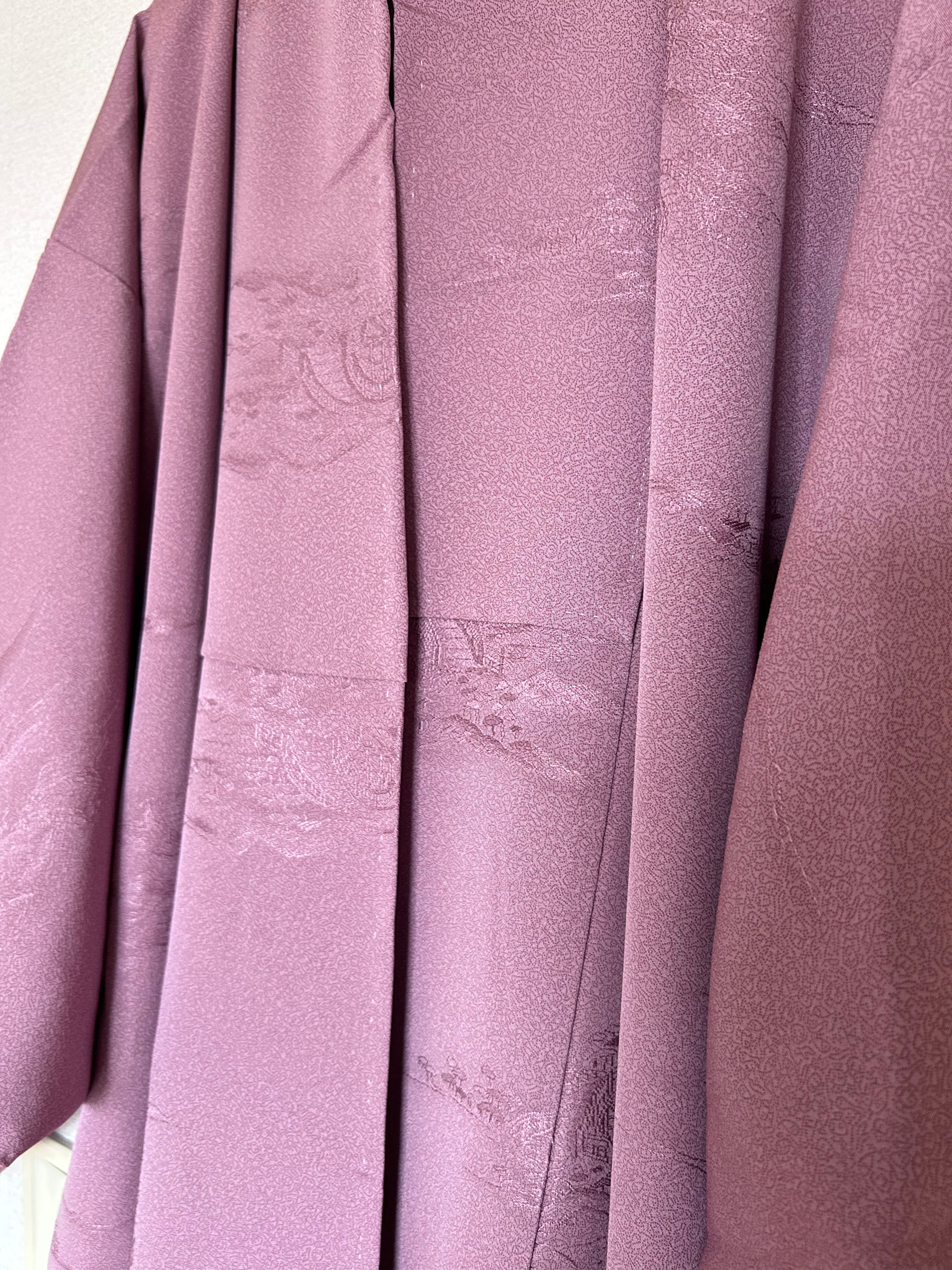 Vintage Japanese Haori Jacket in Dusty Mauve with Scenic Woven Landscape Pattern