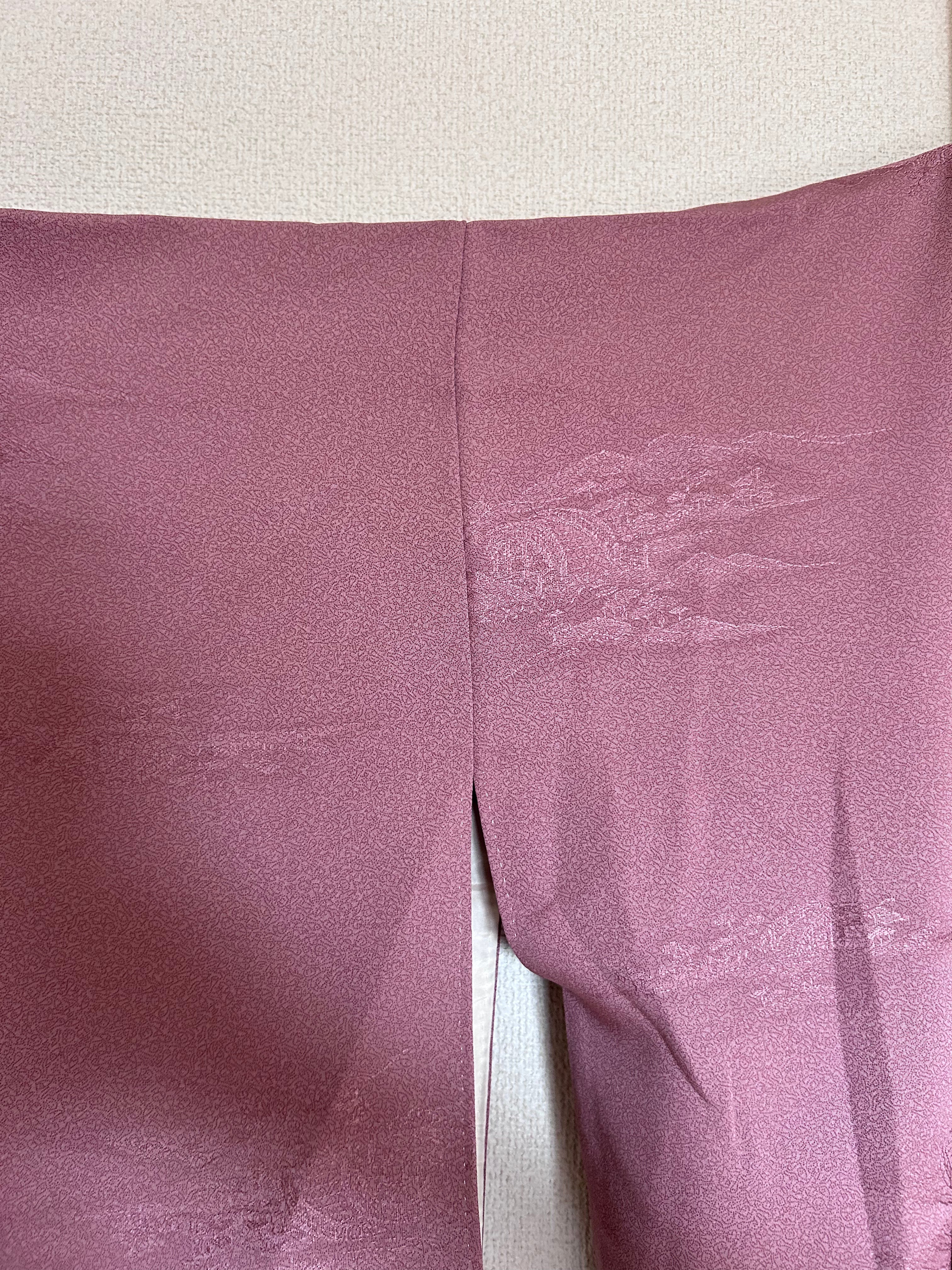 Vintage Japanese Haori Jacket in Dusty Mauve with Scenic Woven Landscape Pattern