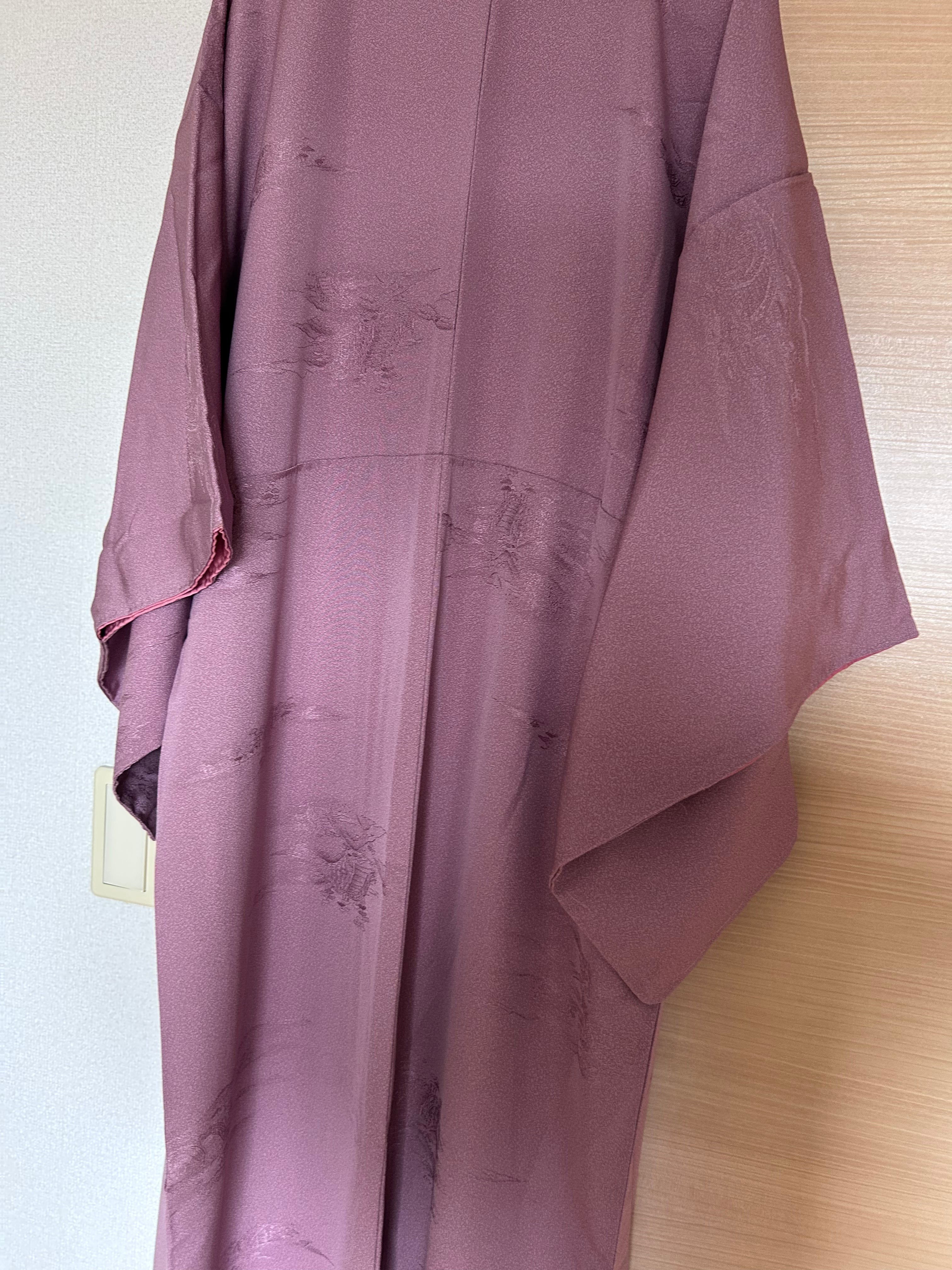 Vintage Japanese Haori Jacket in Dusty Mauve with Scenic Woven Landscape Pattern