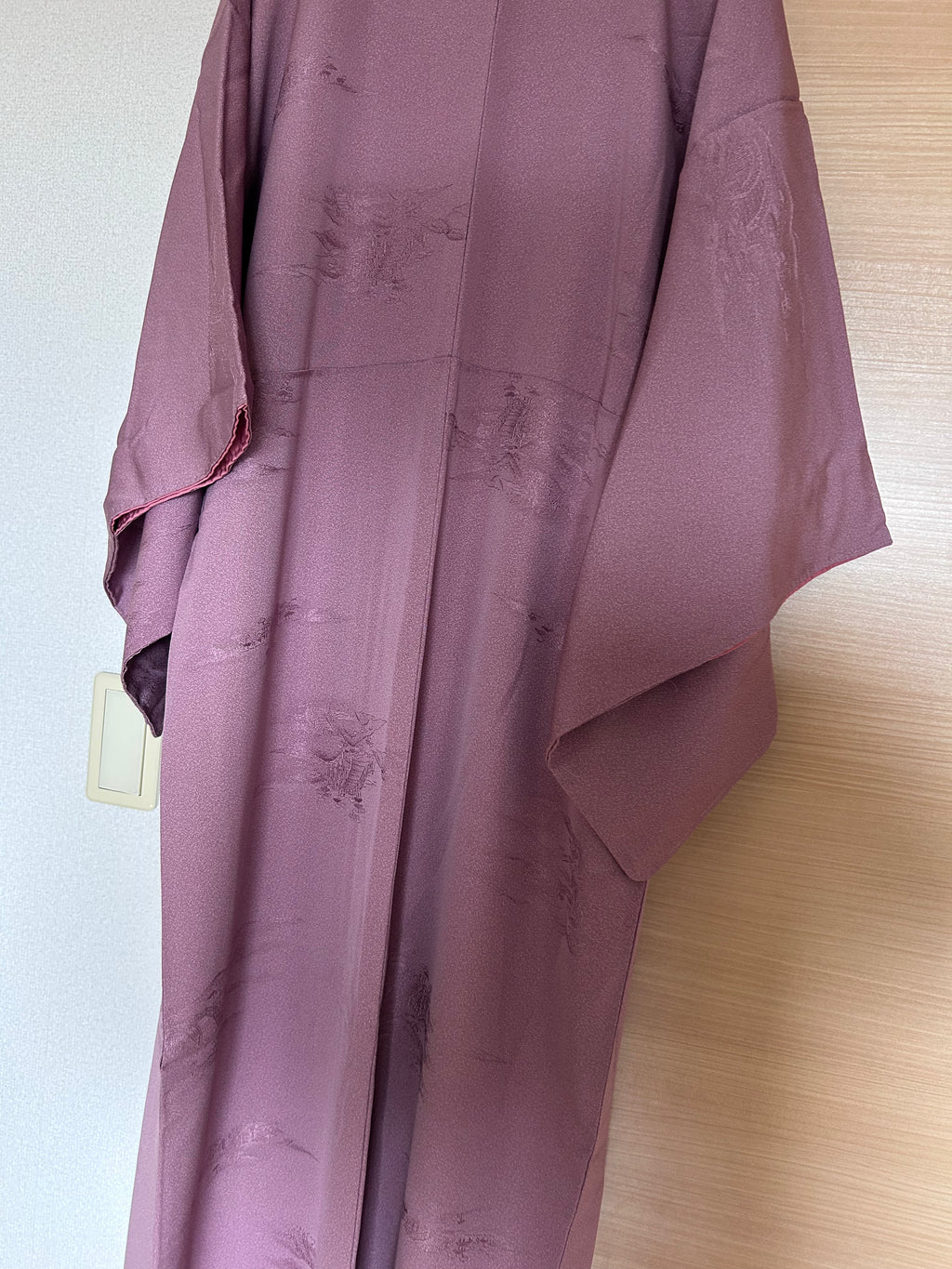 Vintage Japanese Haori Jacket in Dusty Mauve with Scenic Woven Landscape Pattern
