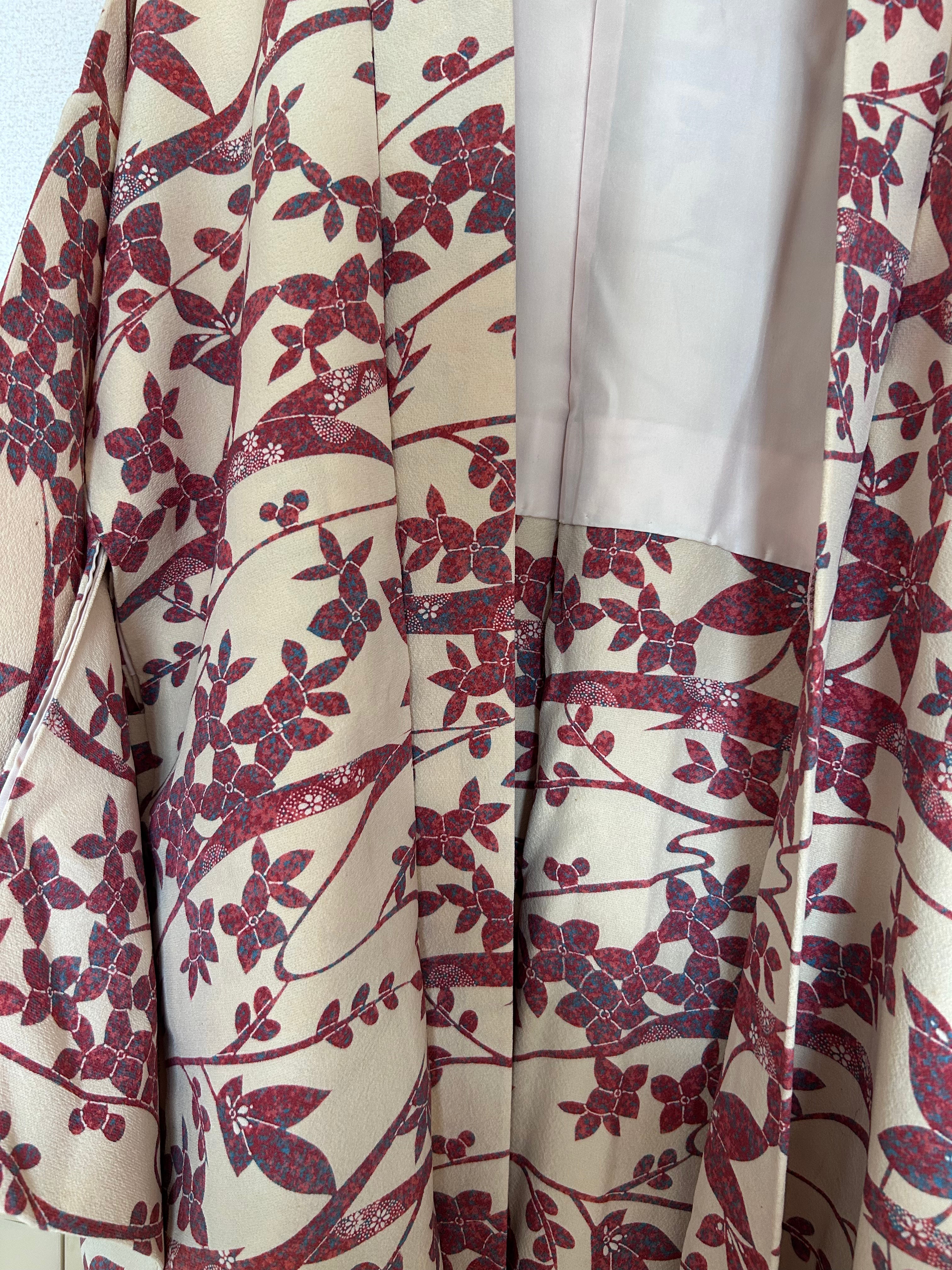 Vintage Japanese Haori Jacket in Ivory with Burgundy Floral Vine Pattern