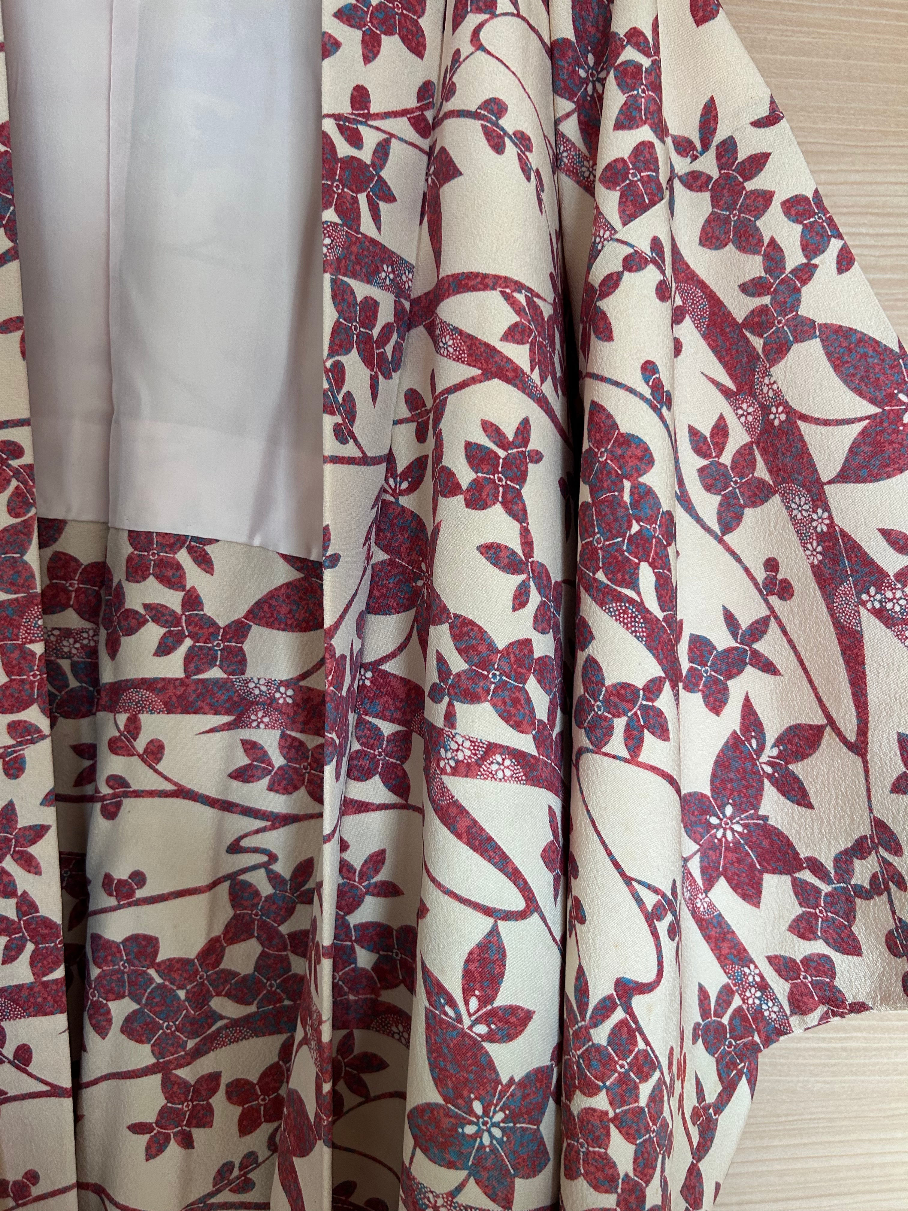 Vintage Japanese Haori Jacket in Ivory with Burgundy Floral Vine Pattern