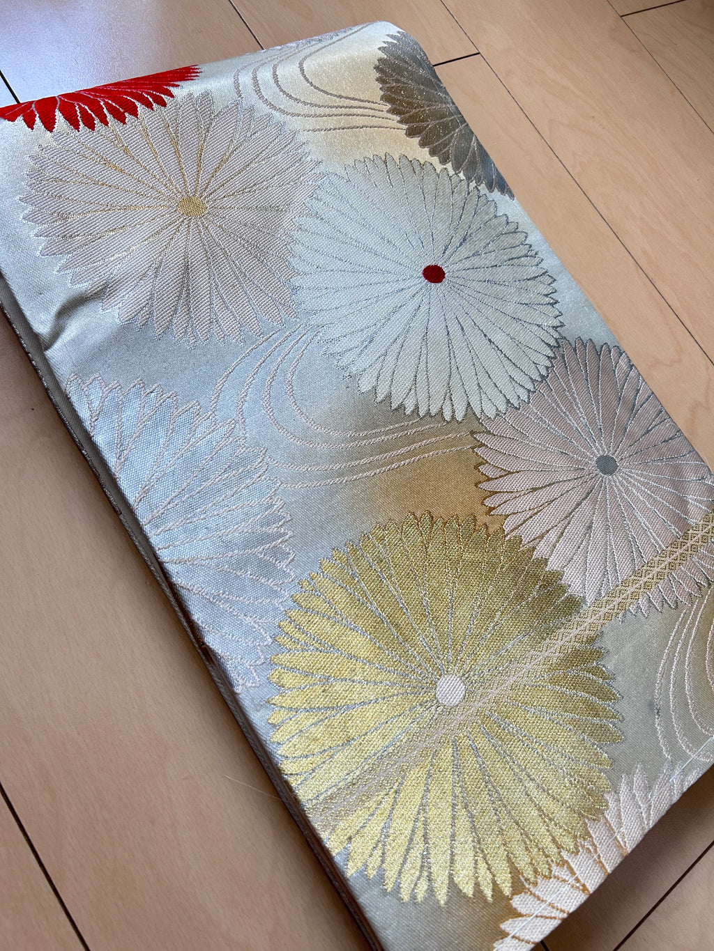 Vintage Japanese Fukuro Obi Belt – Elegant Chrysanthemum & Flowing Water Brocade in Gold, Ivory & Red
