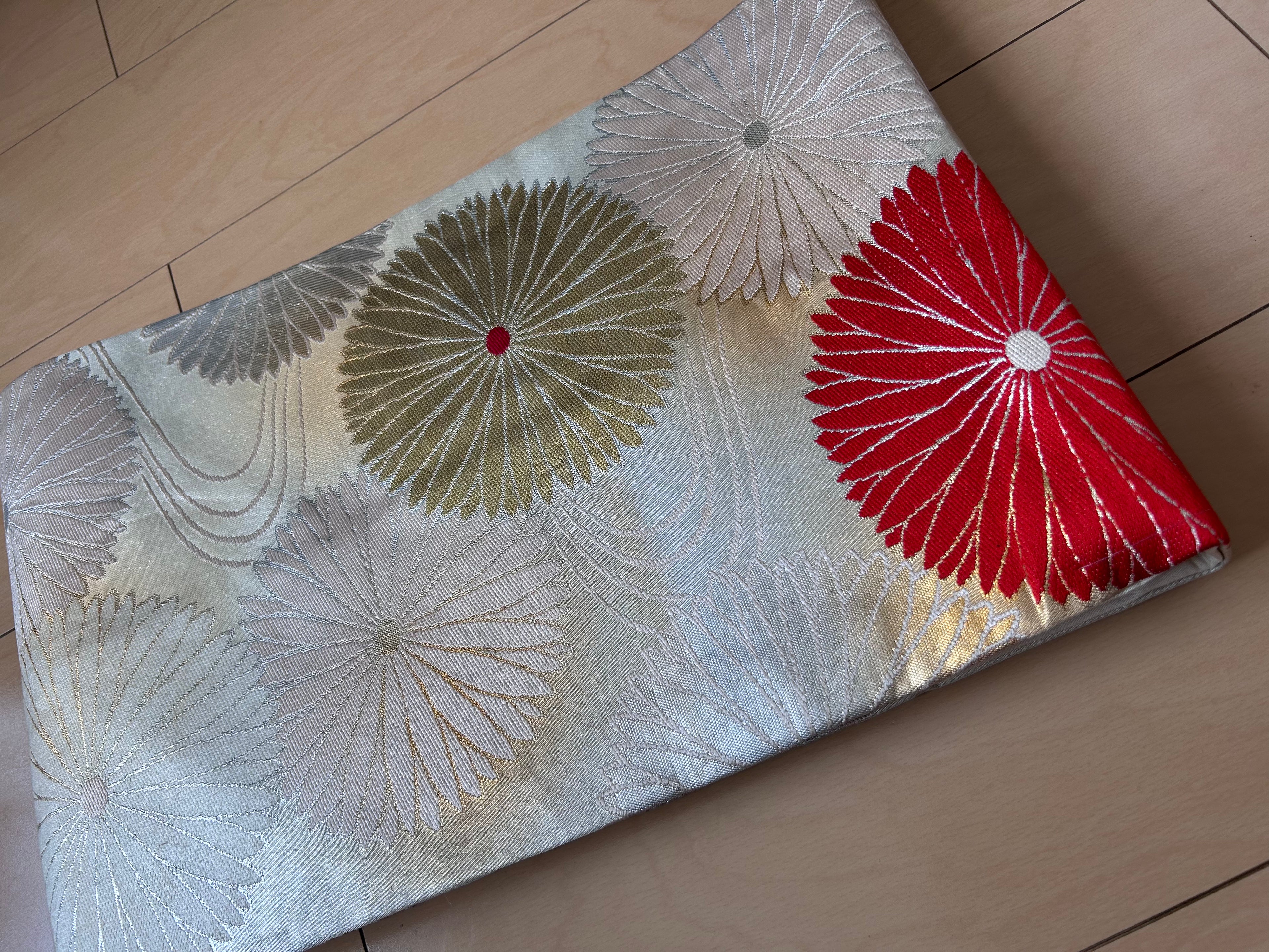 Vintage Japanese Fukuro Obi Belt – Elegant Chrysanthemum & Flowing Water Brocade in Gold, Ivory & Red