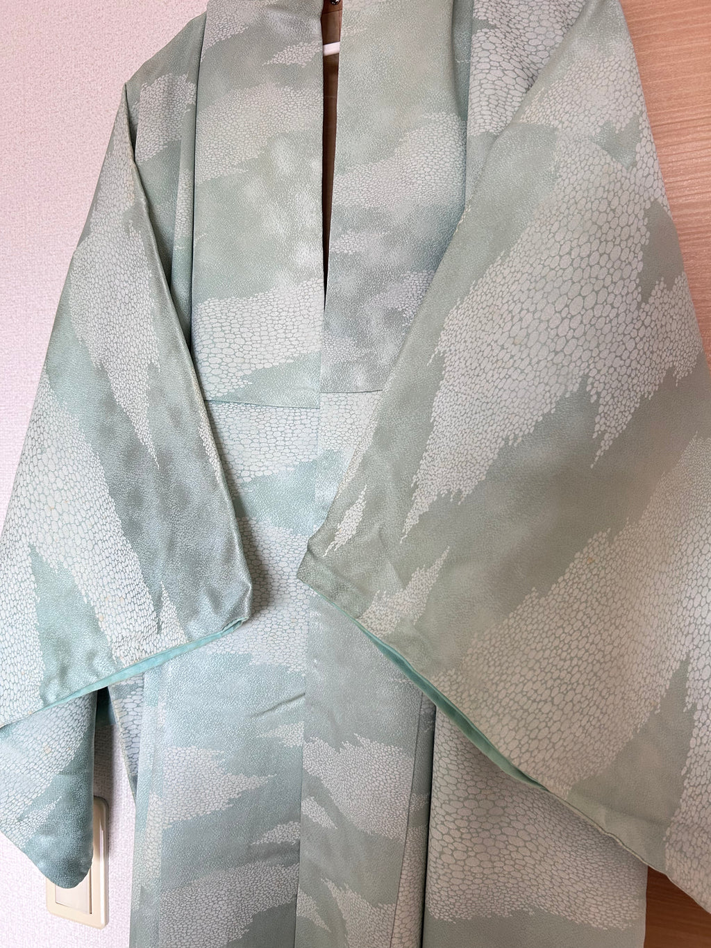Vintage Japanese Haori Jacket – Soft Mint Green Shibori-Inspired Pattern