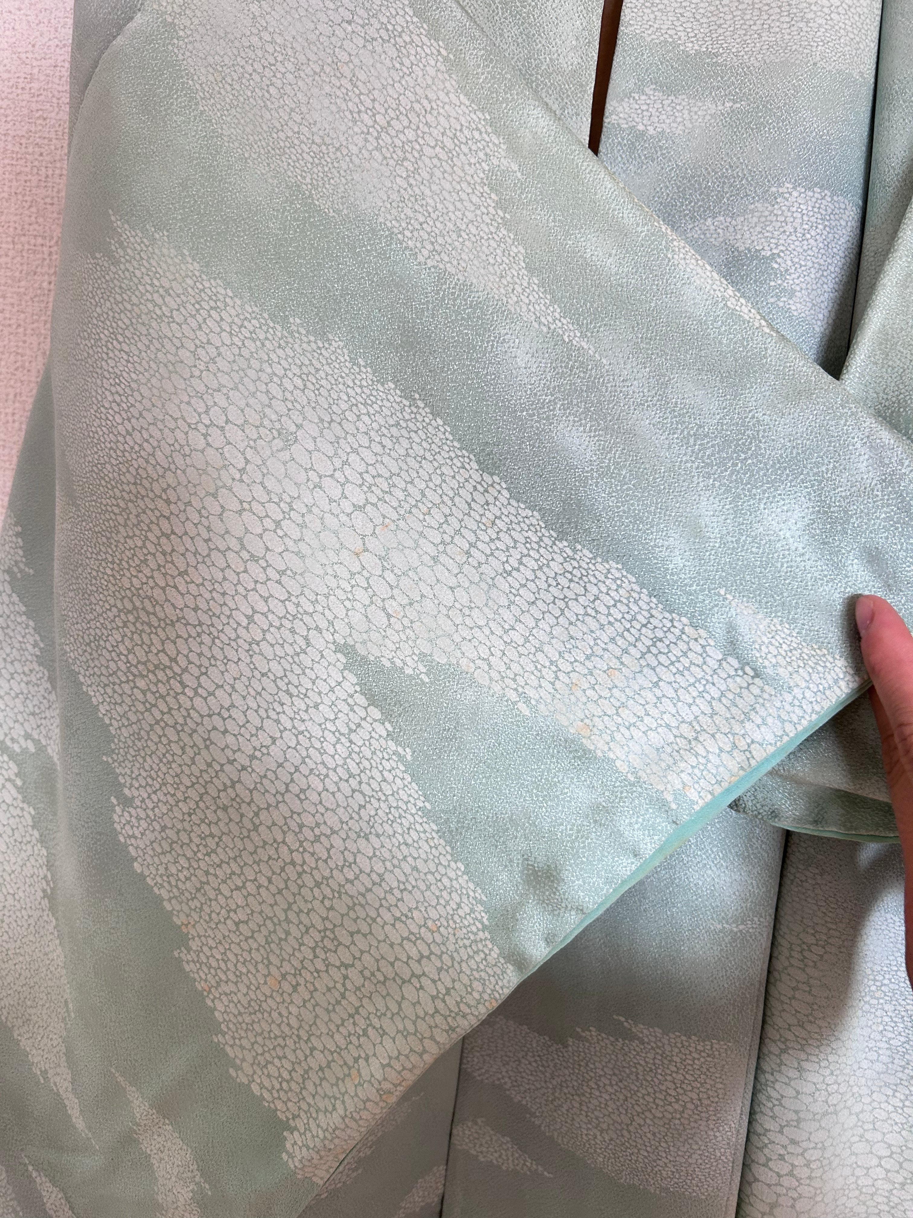 Vintage Japanese Haori Jacket – Soft Mint Green Shibori-Inspired Pattern