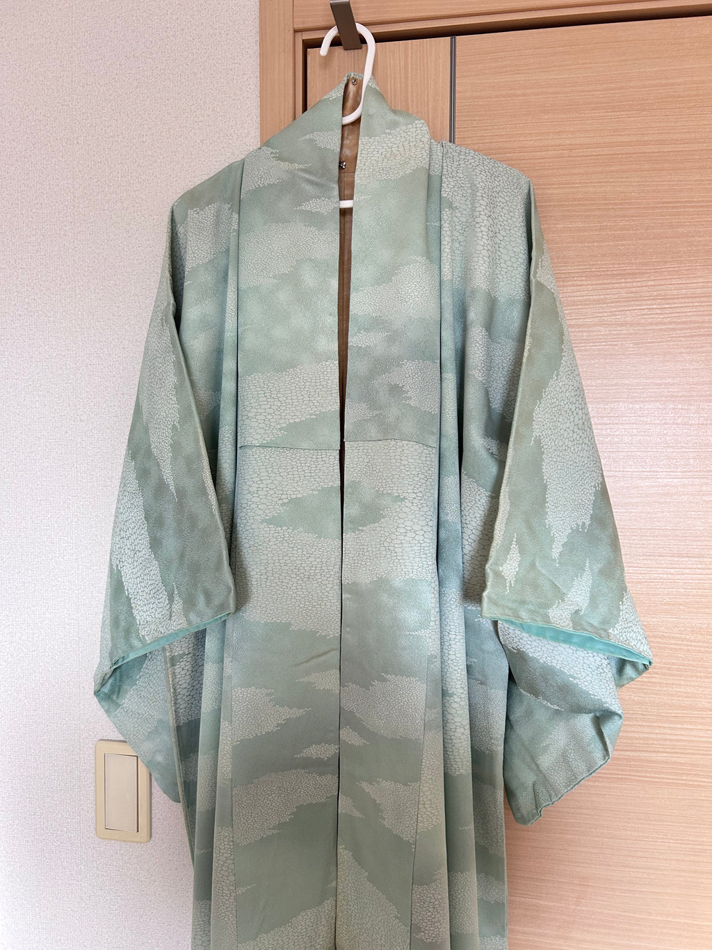 Vintage Japanese Haori Jacket – Soft Mint Green Shibori-Inspired Pattern