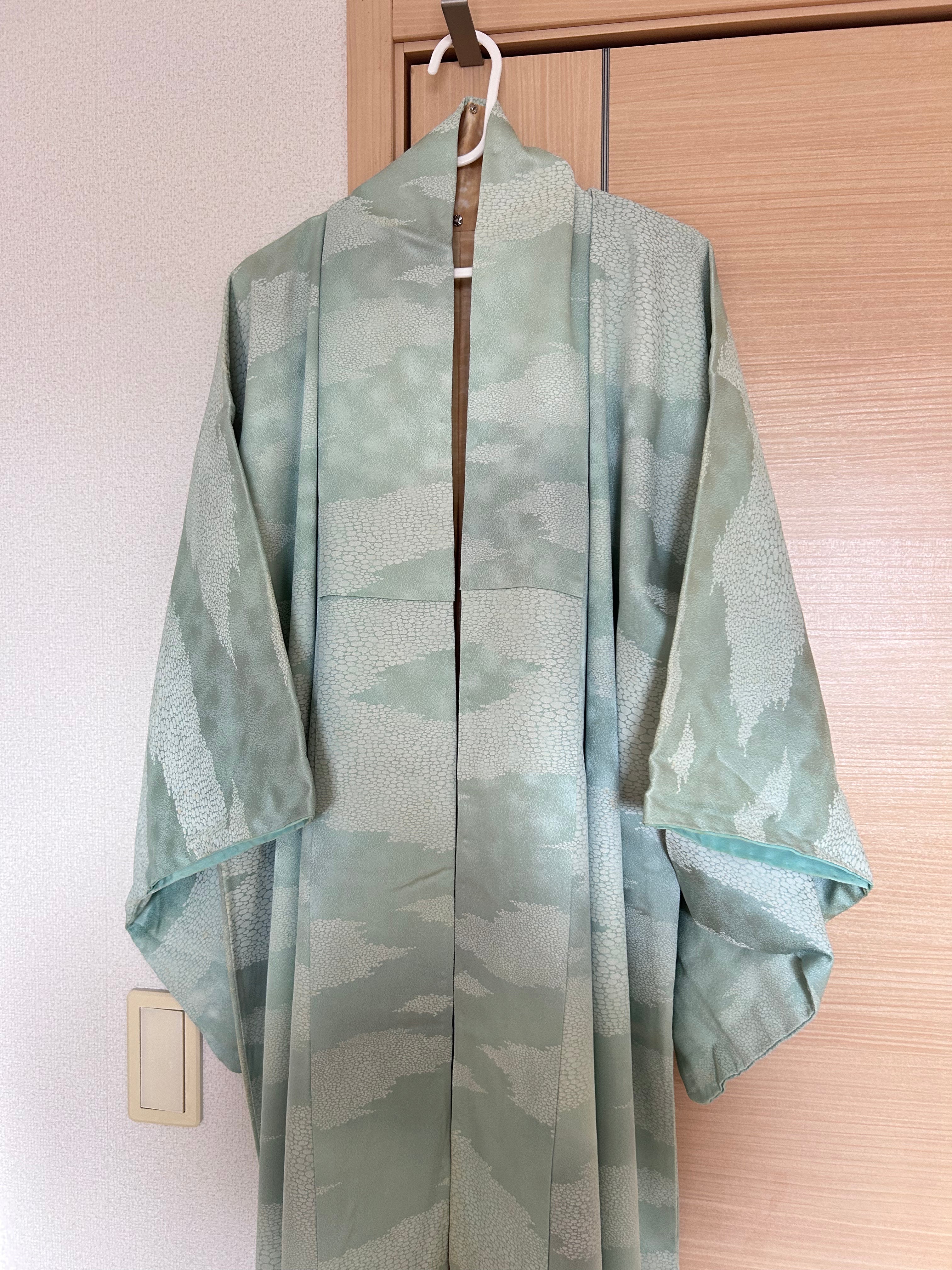 Vintage Japanese Haori Jacket – Soft Mint Green Shibori-Inspired Pattern