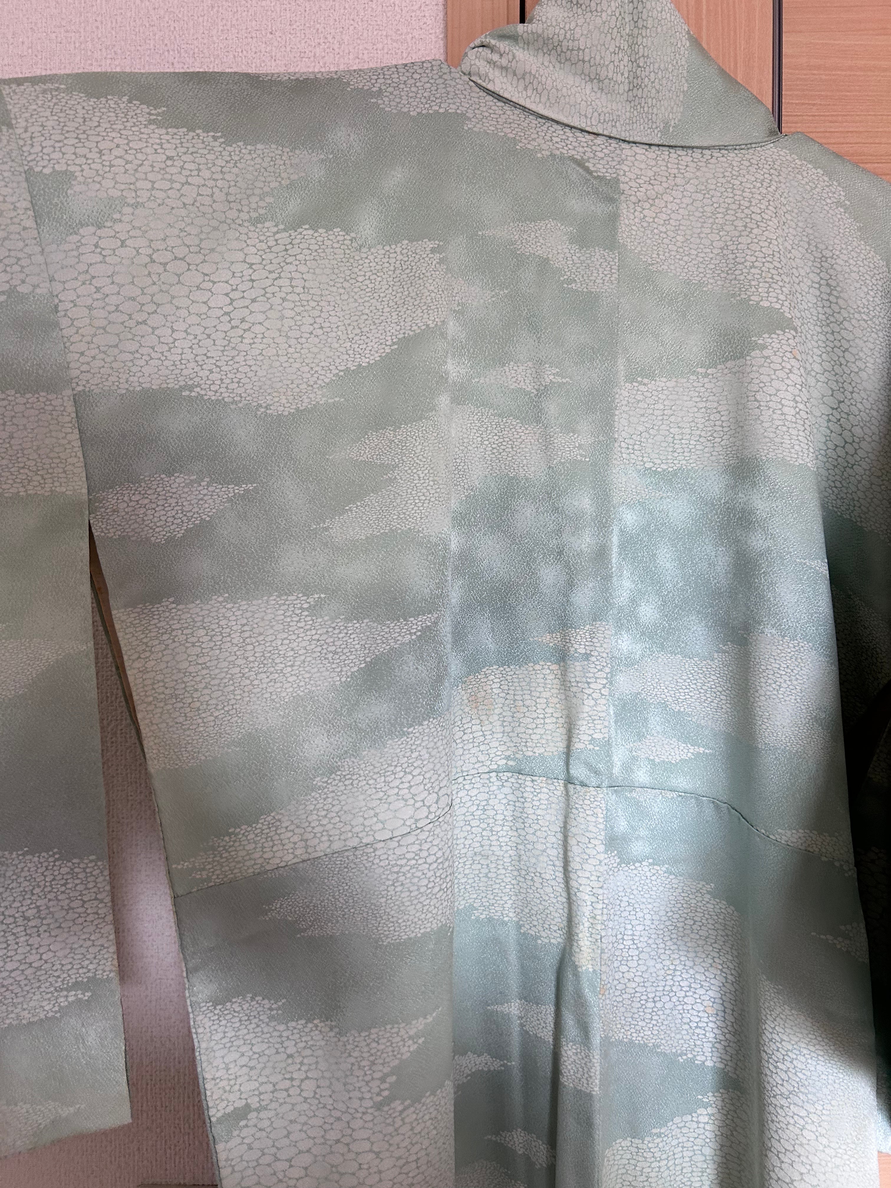 Vintage Japanese Haori Jacket – Soft Mint Green Shibori-Inspired Pattern