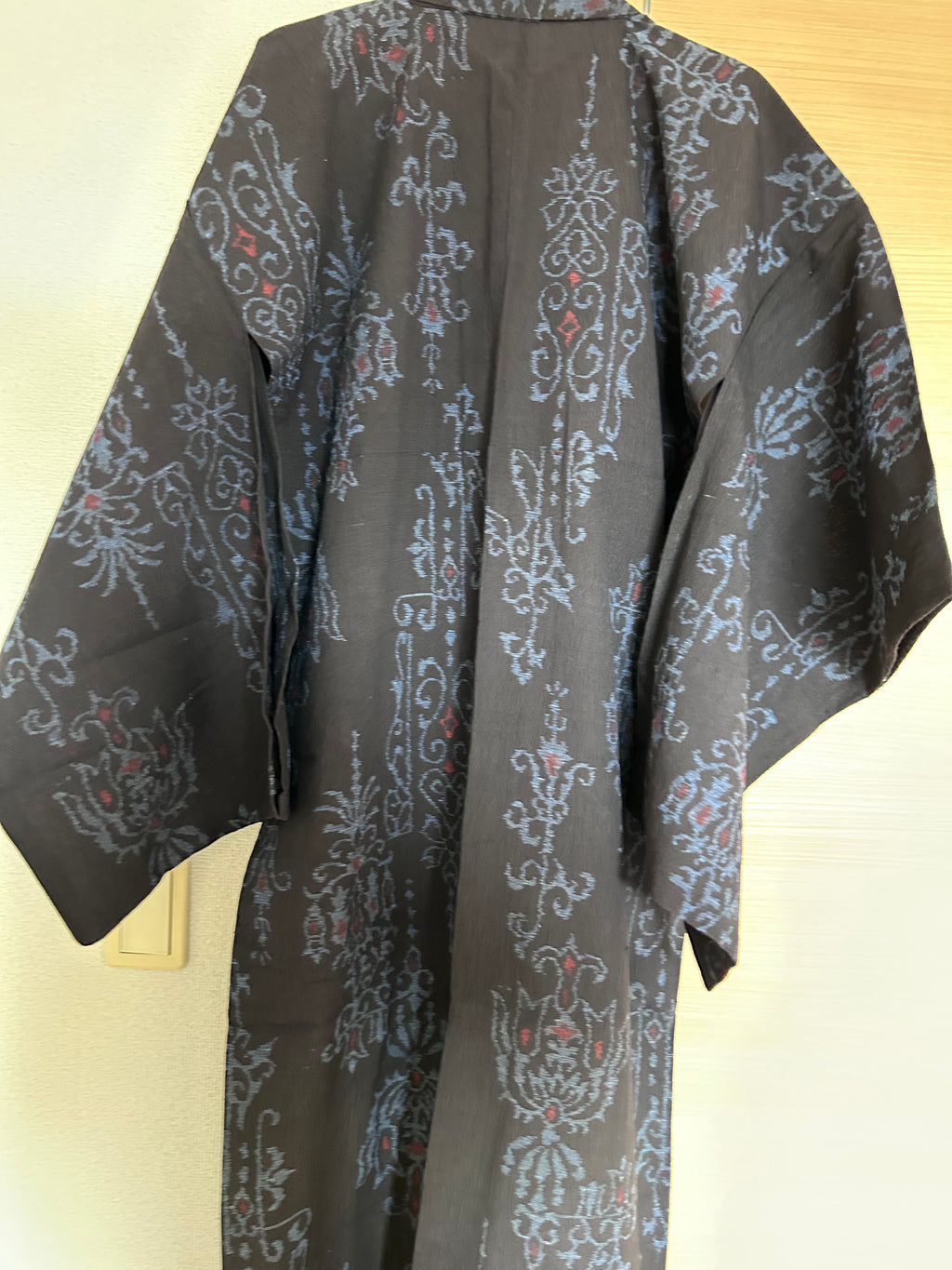 Vintage Japanese Haori Jacket – Black with Blue & Red Traditional Arabesque Pattern
