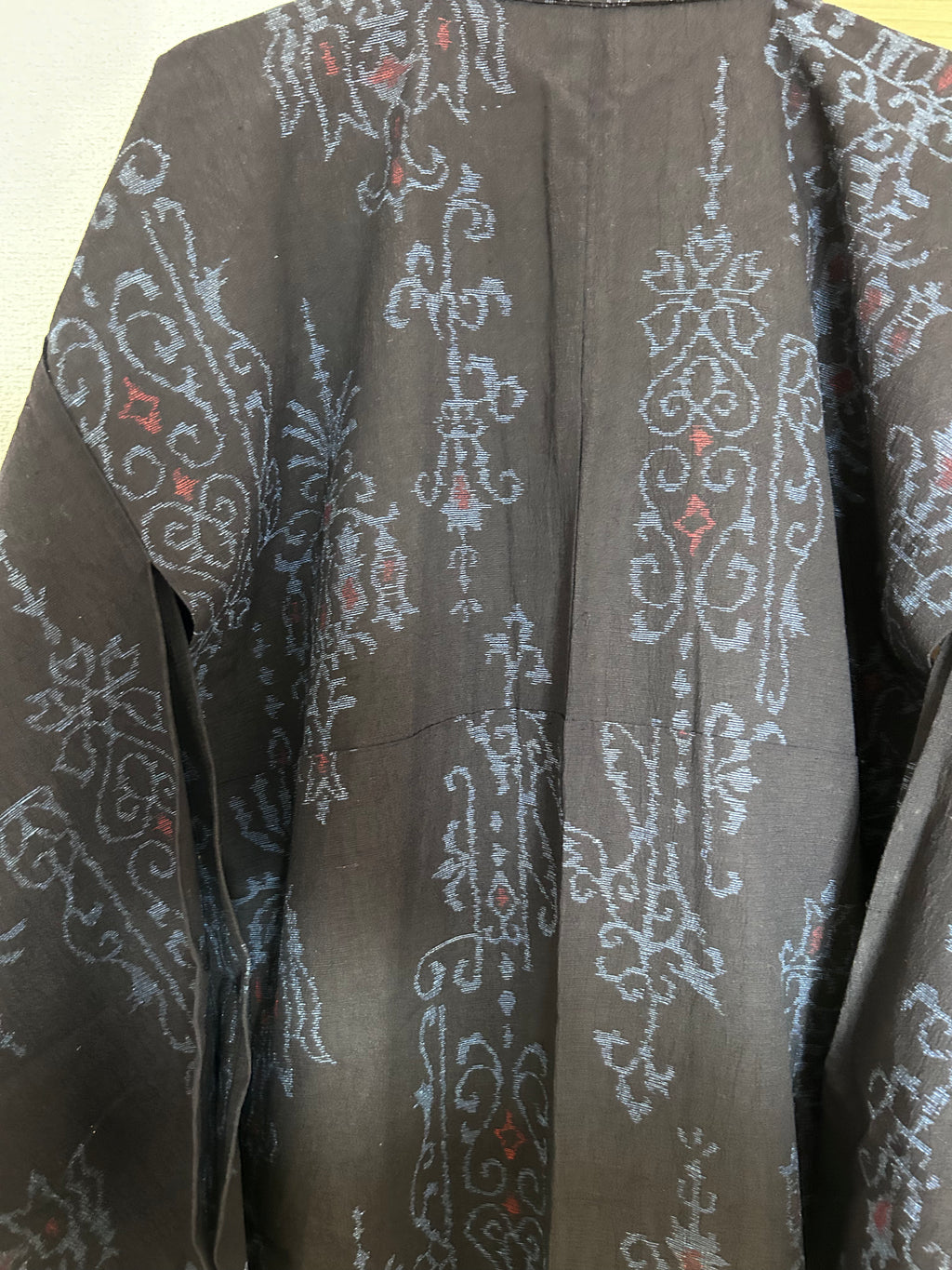 Vintage Japanese Haori Jacket – Black with Blue & Red Traditional Arabesque Pattern
