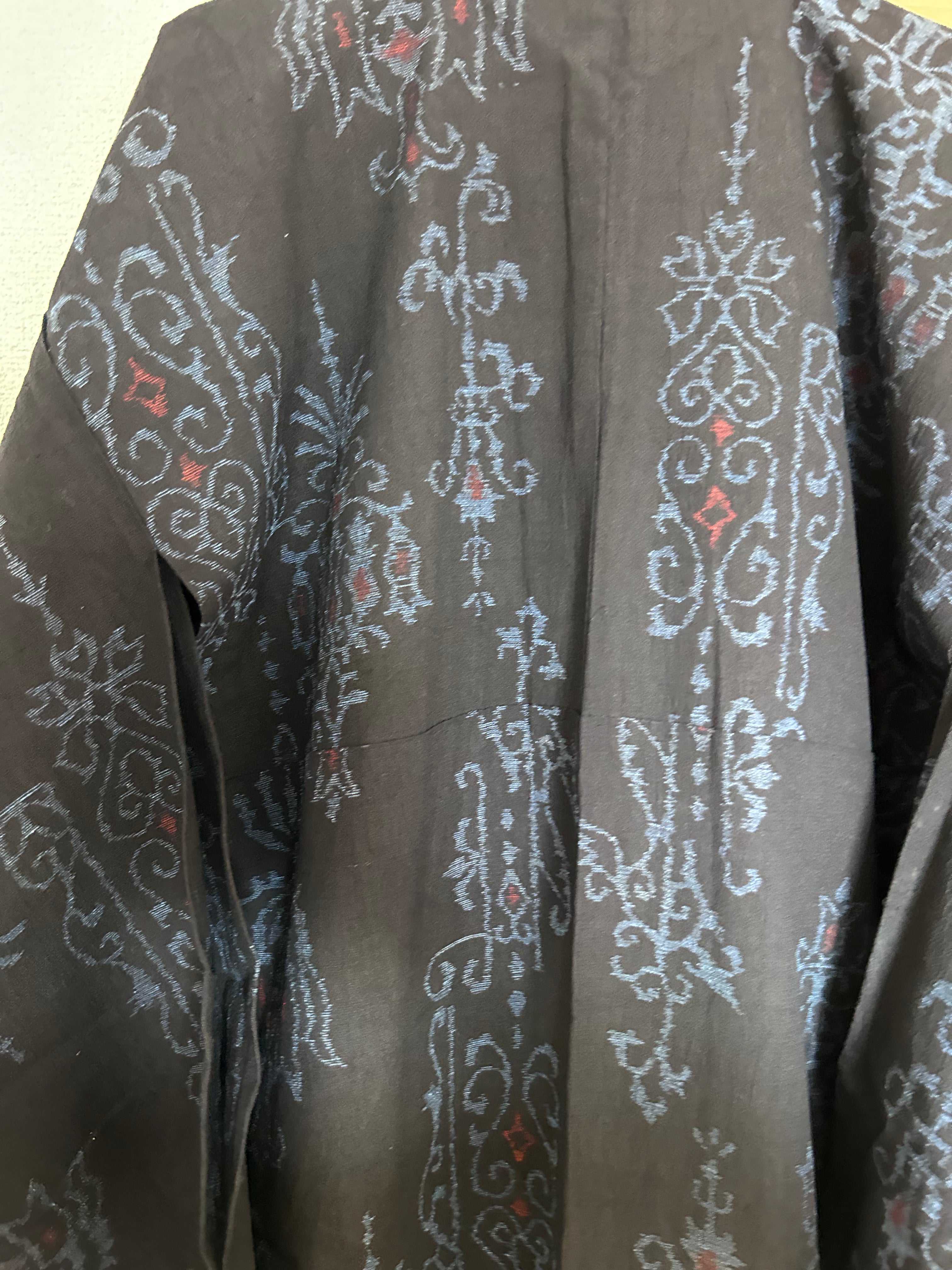 Vintage Japanese Haori Jacket – Black with Blue & Red Traditional Arabesque Pattern