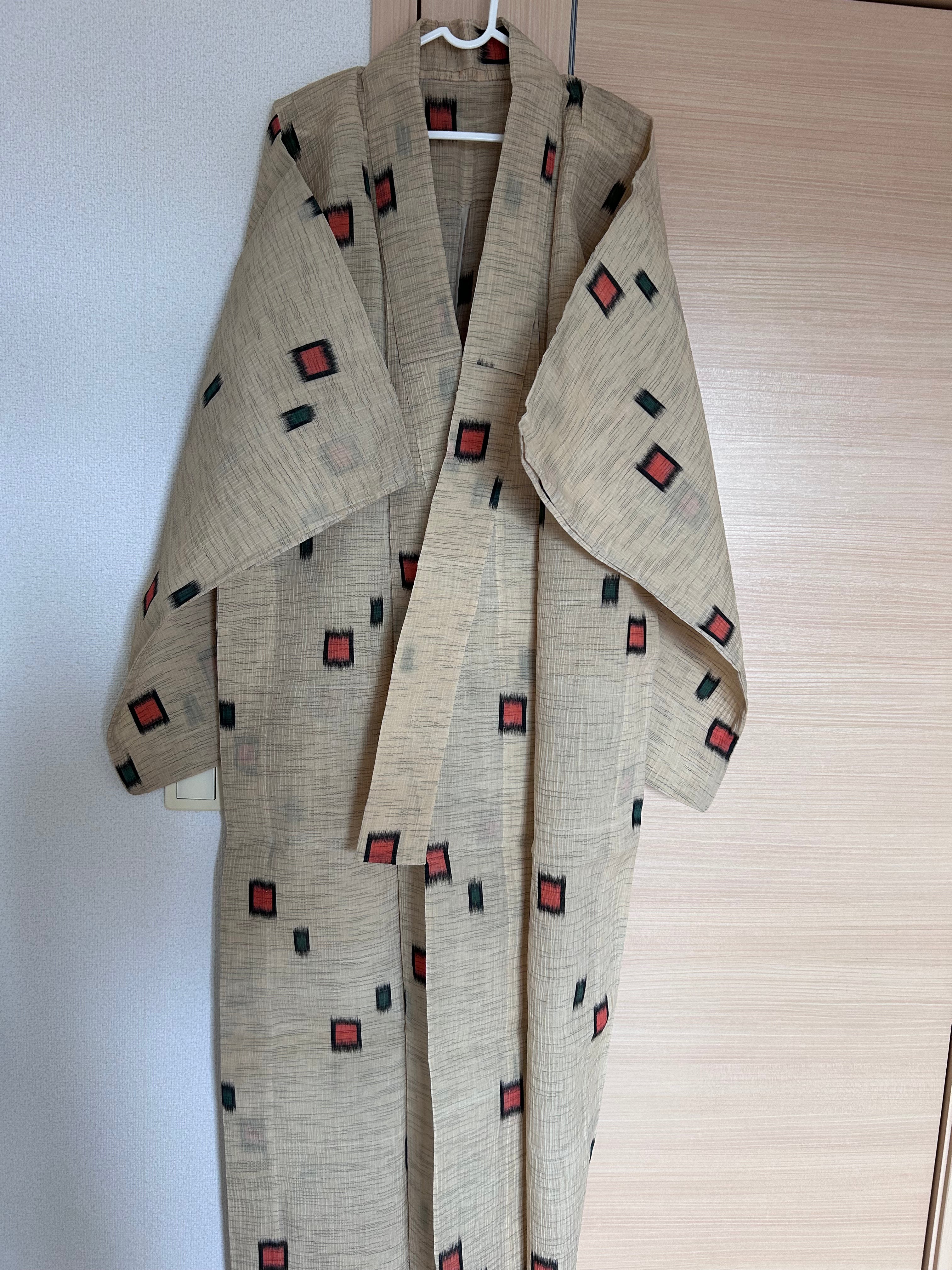 Vintage Japanese Haori Jacket – Beige Kasuri-Inspired Geometric Pattern