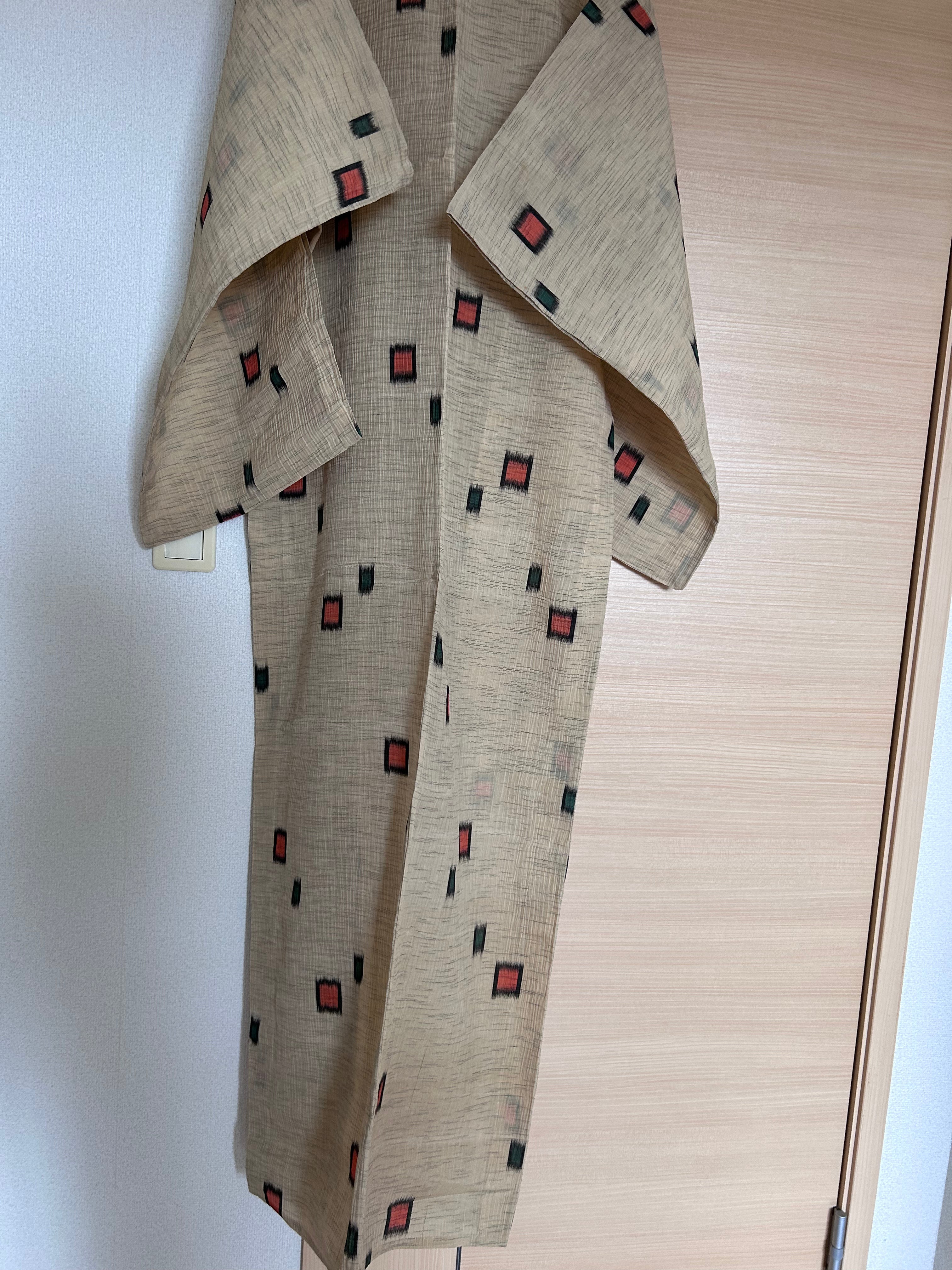 Vintage Japanese Haori Jacket – Beige Kasuri-Inspired Geometric Pattern