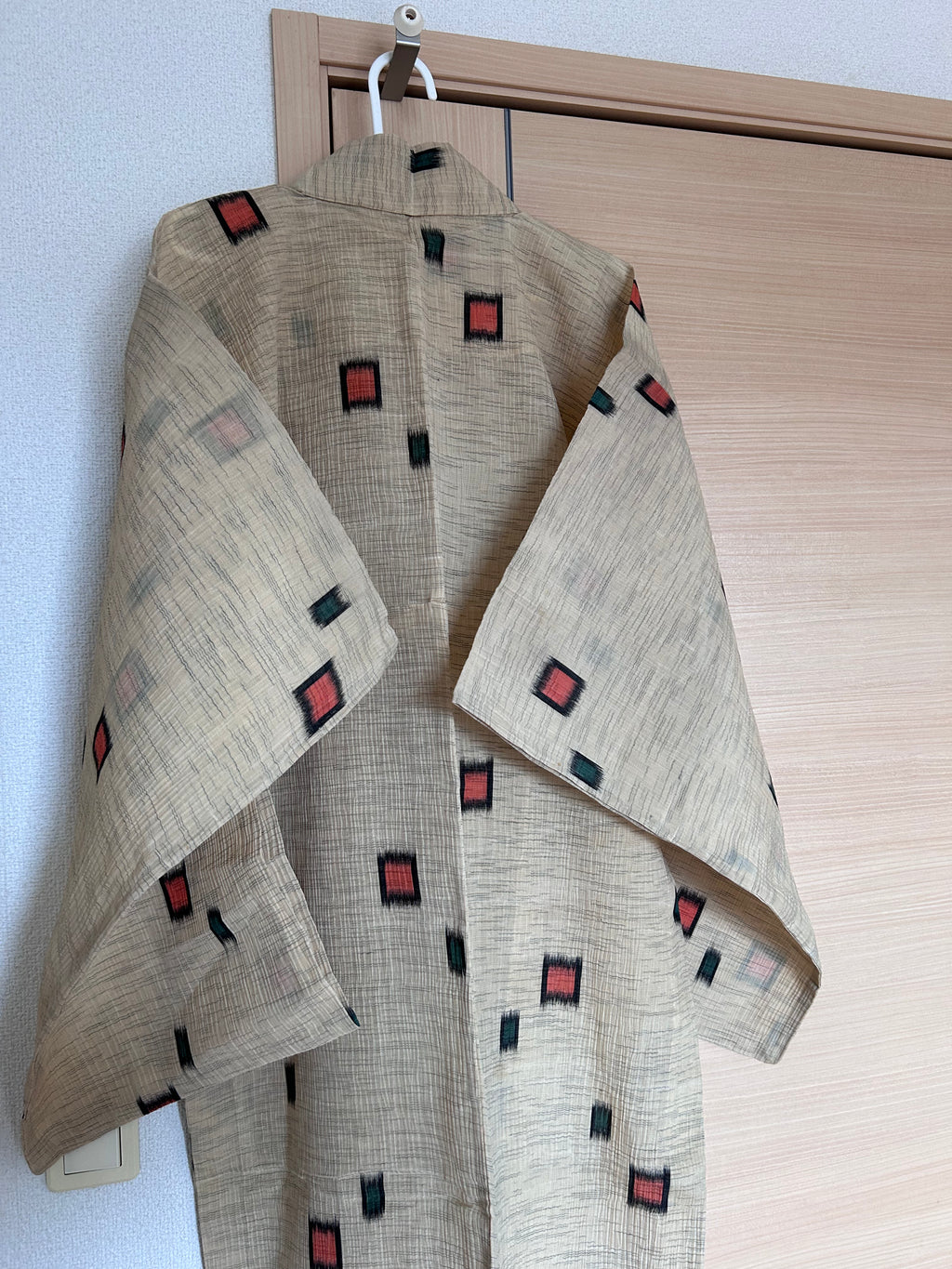 Vintage Japanese Haori Jacket – Beige Kasuri-Inspired Geometric Pattern