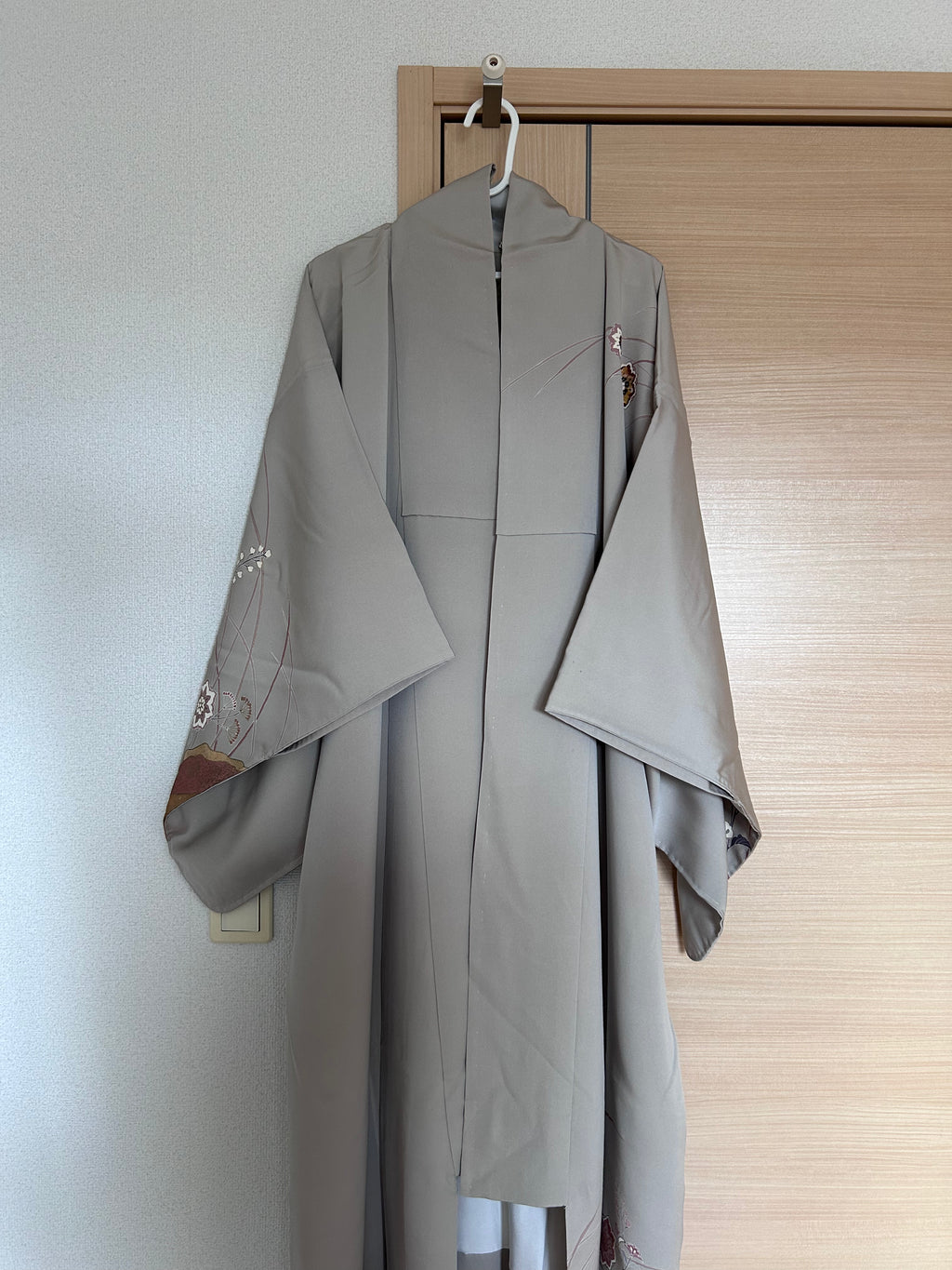 Vintage Japanese Haori Jacket – Light Gray Floral Landscape
