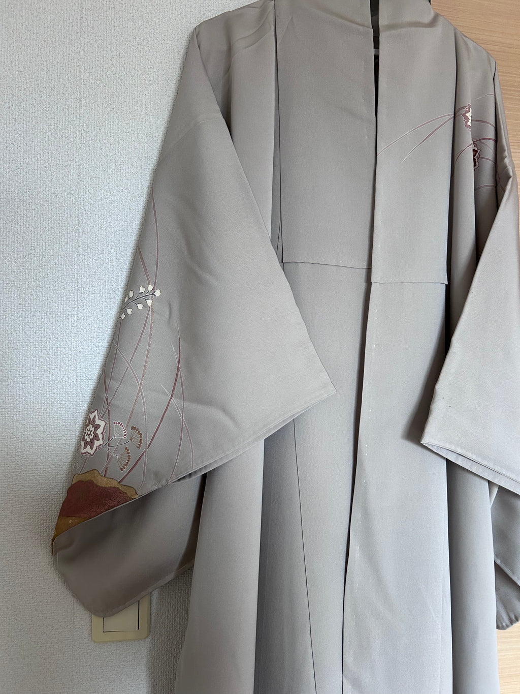 Vintage Japanese Haori Jacket – Light Gray Floral Landscape