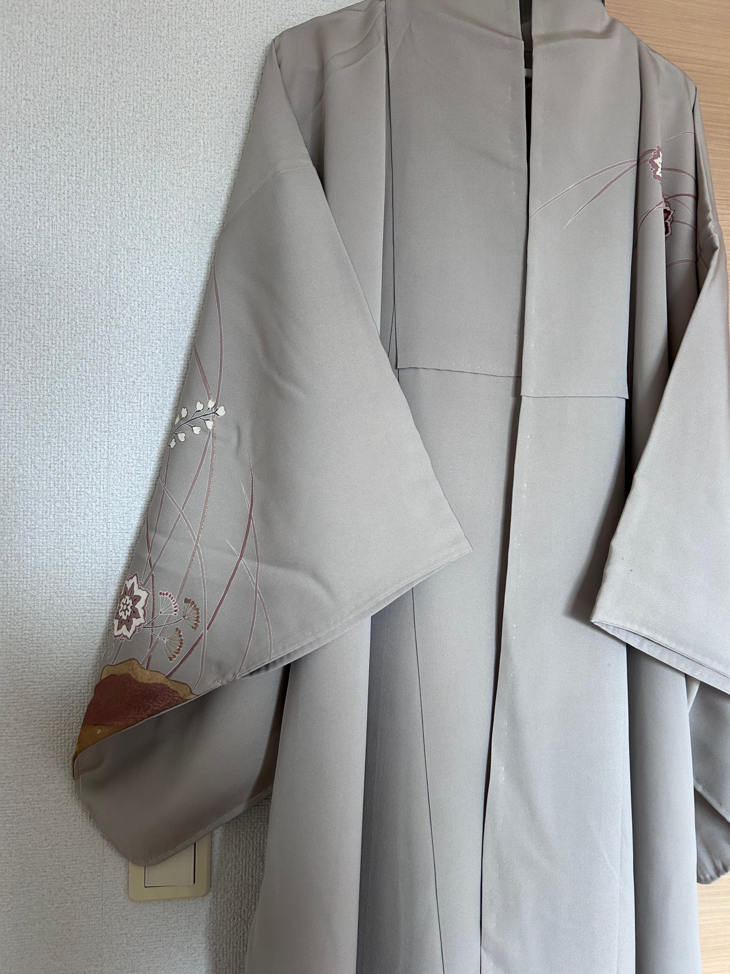 Vintage Japanese Haori Jacket – Light Gray Floral Landscape