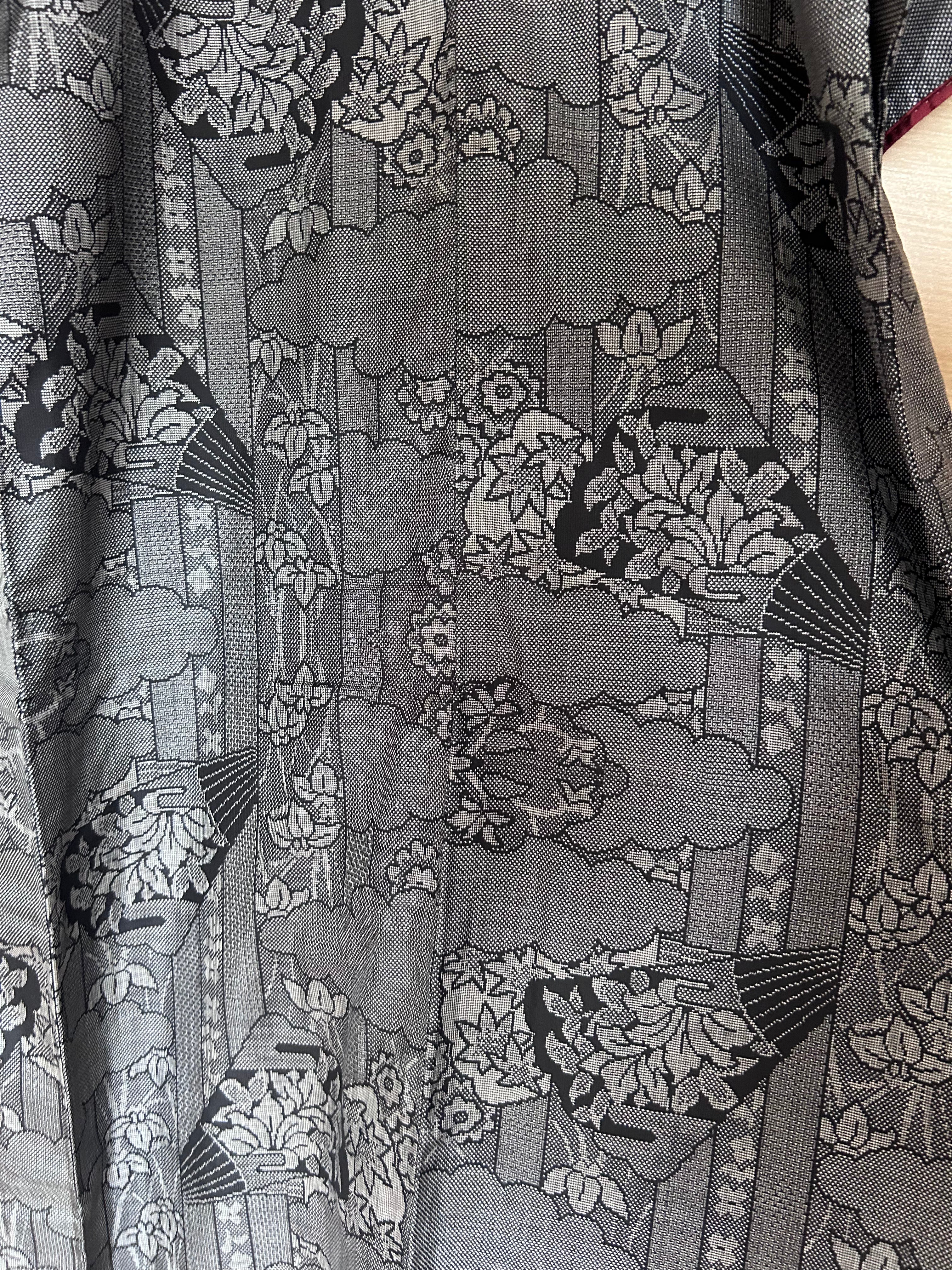 Vintage Japanese Haori Jacket – Black & Gray Woven Landscape Pattern