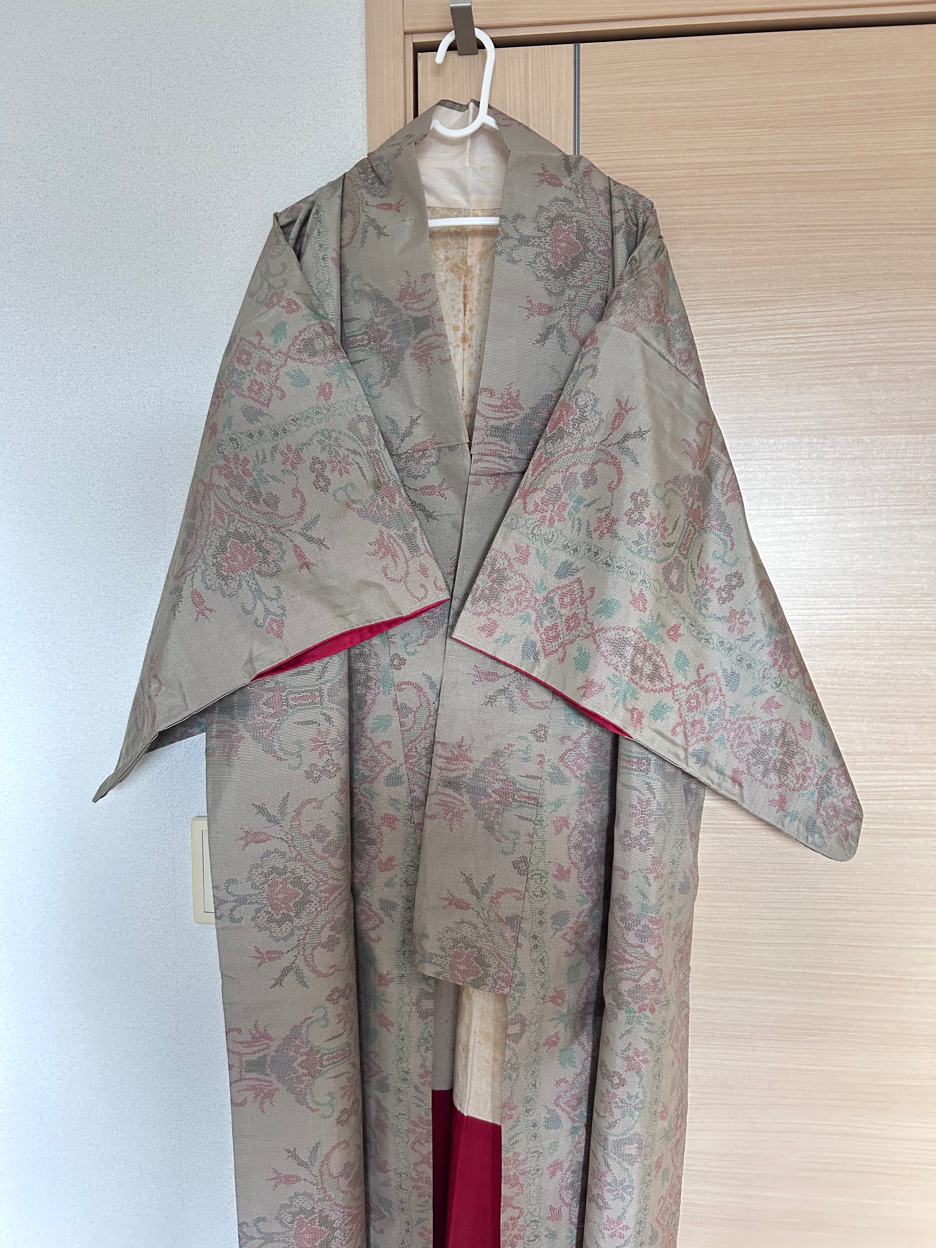Vintage Japanese Haori Jacket – Pastel Brocade Floral Pattern