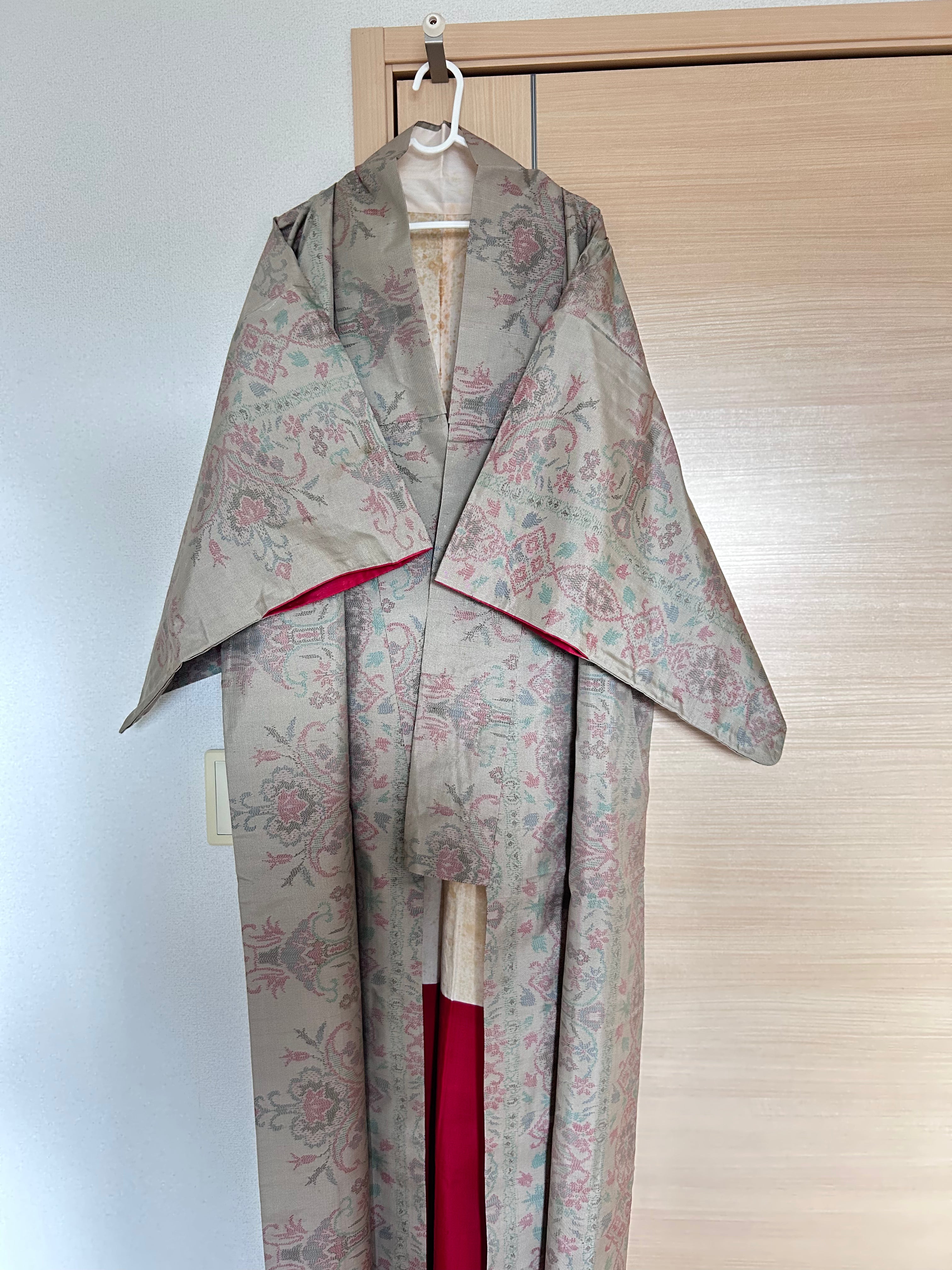 Vintage Japanese Haori Jacket – Pastel Brocade Floral Pattern