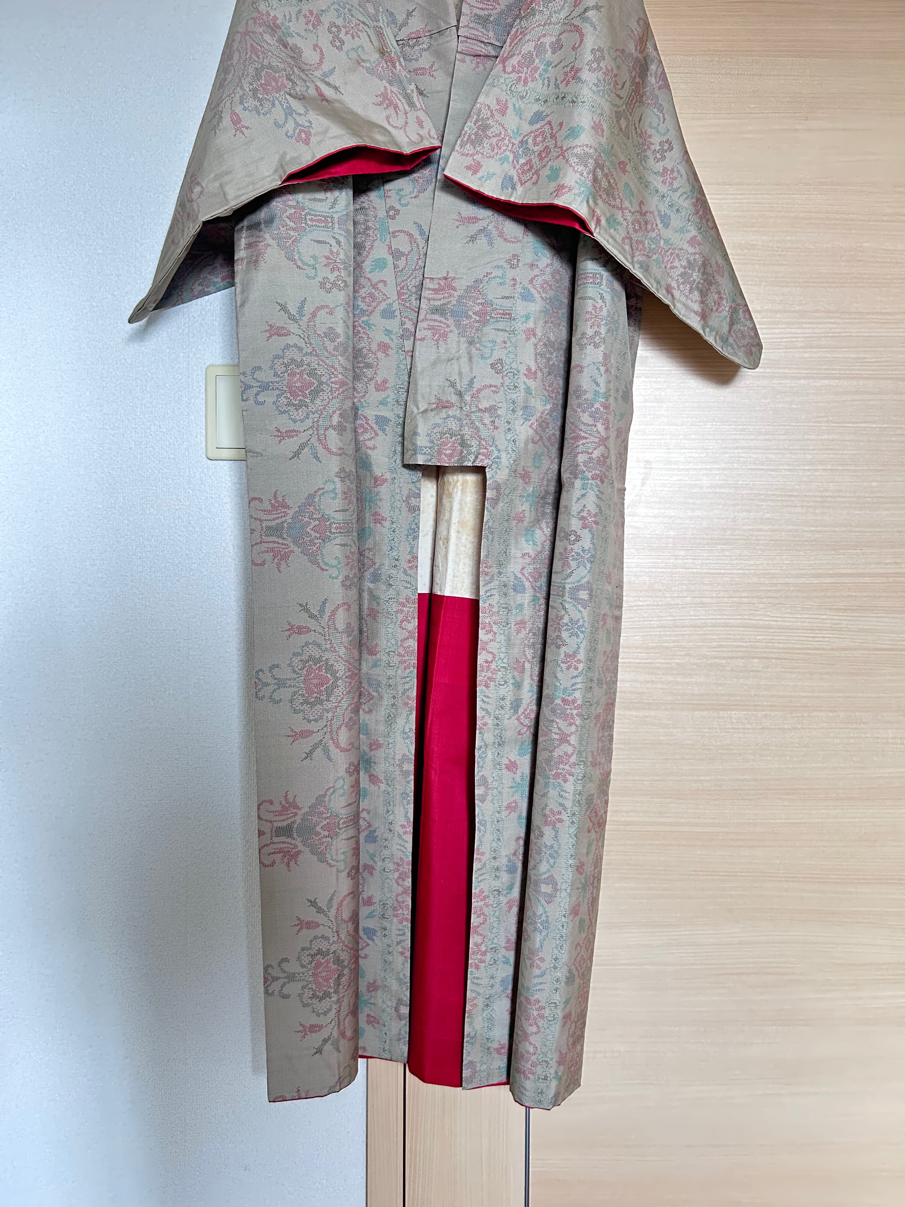 Vintage Japanese Haori Jacket – Pastel Brocade Floral Pattern