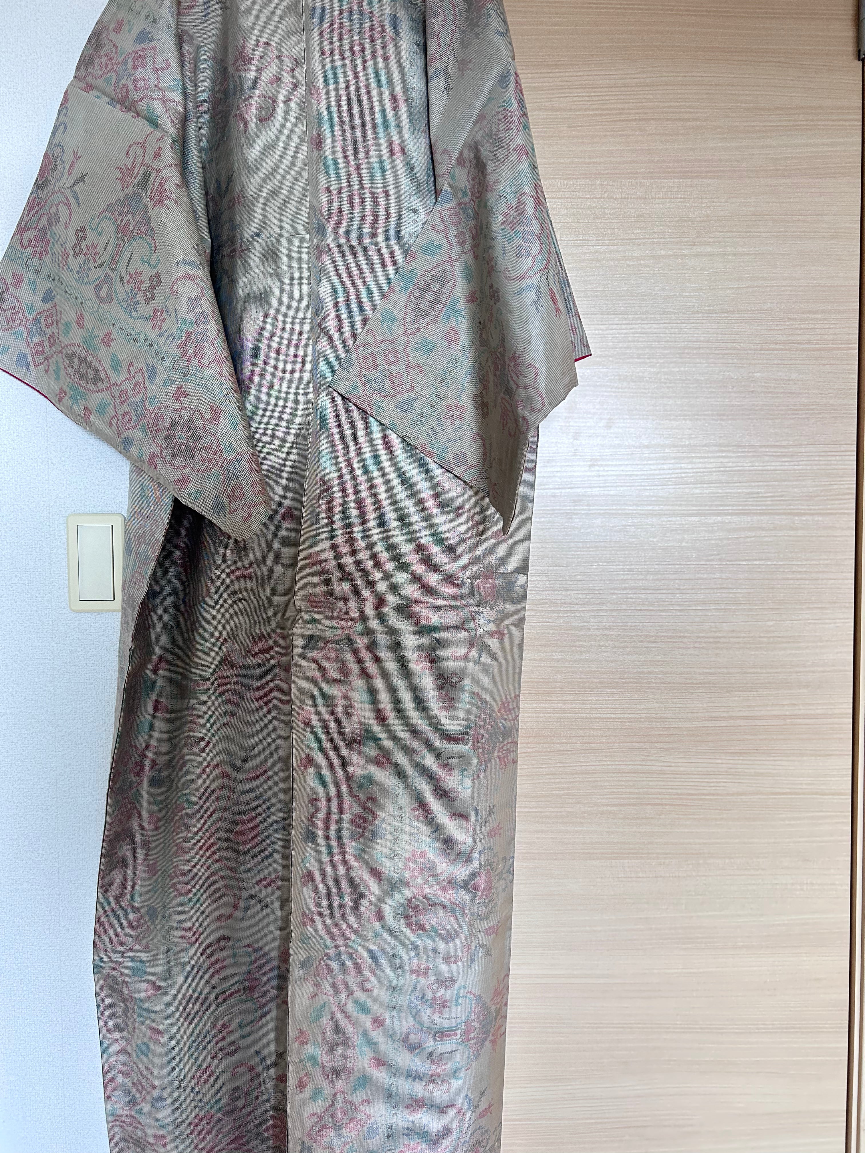 Vintage Japanese Haori Jacket – Pastel Brocade Floral Pattern