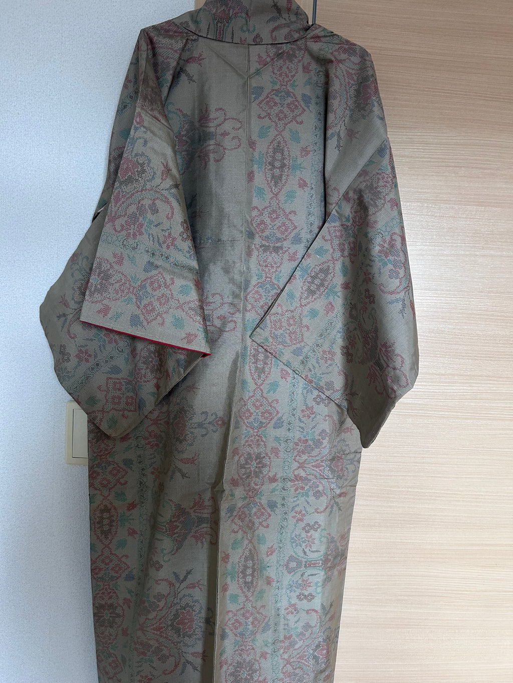 Vintage Japanese Haori Jacket – Pastel Brocade Floral Pattern