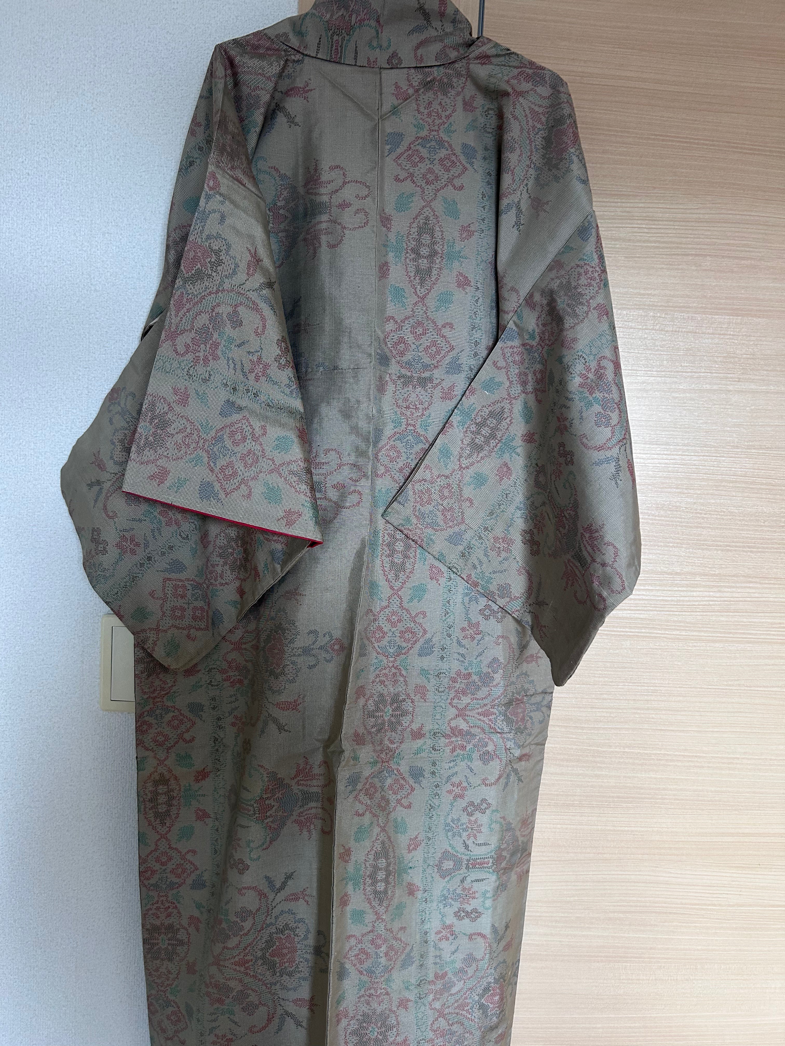Vintage Japanese Haori Jacket – Pastel Brocade Floral Pattern