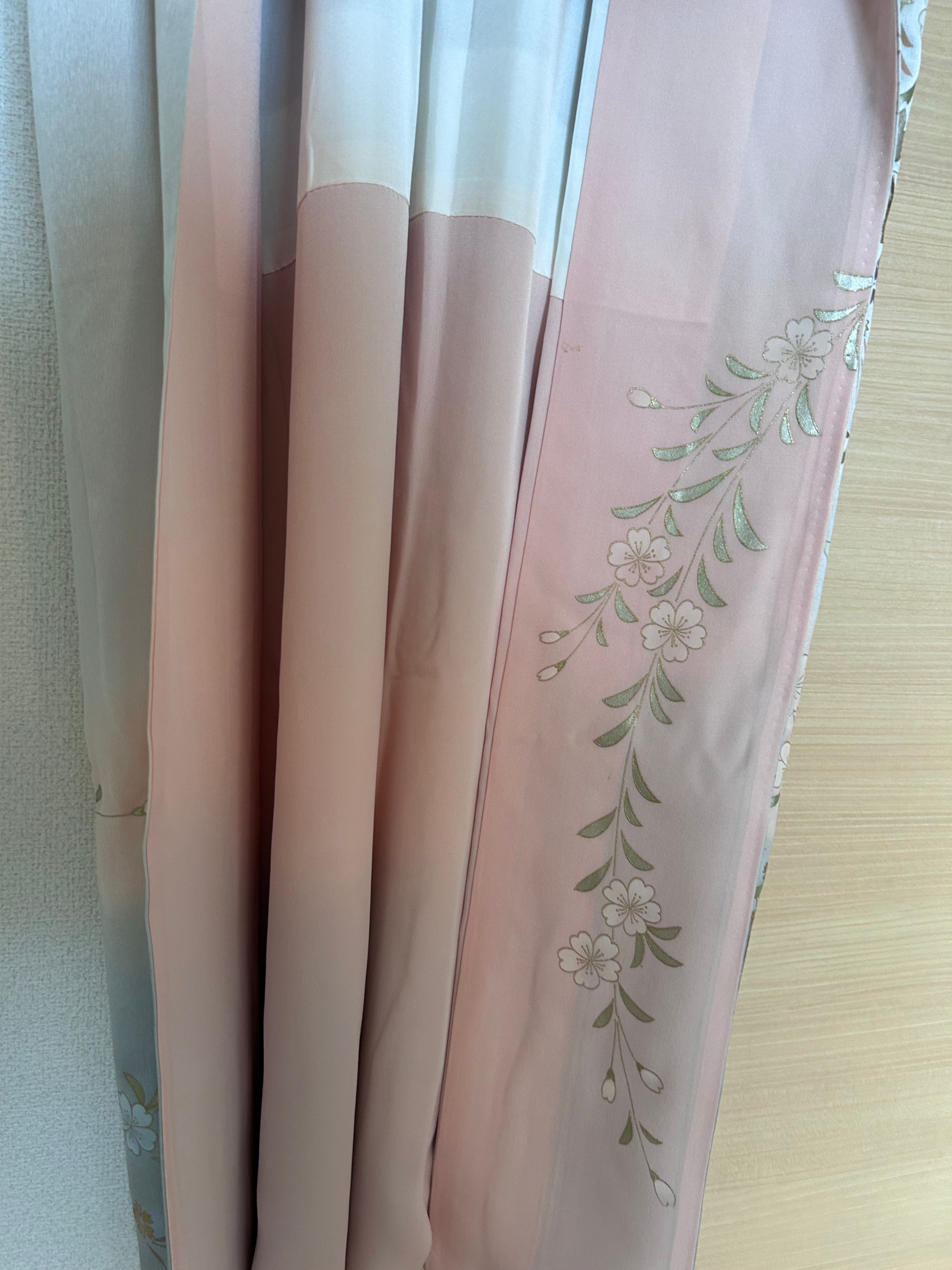 Vintage Japanese silk haori in soft silver with sakura and fan motifs - Pink