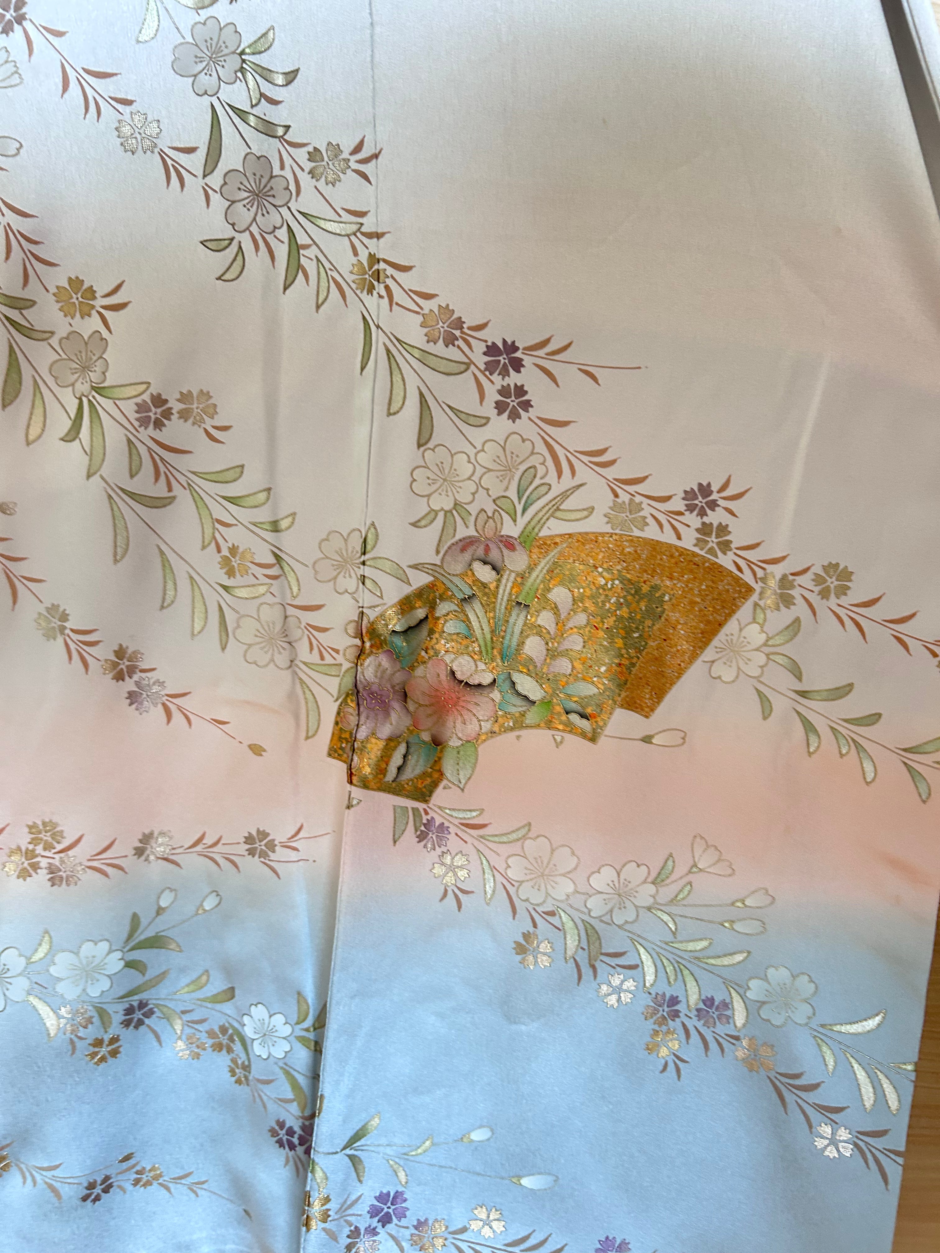 Vintage Japanese silk haori in soft silver with sakura and fan motifs - Folding Fan SAKURA ZOOM